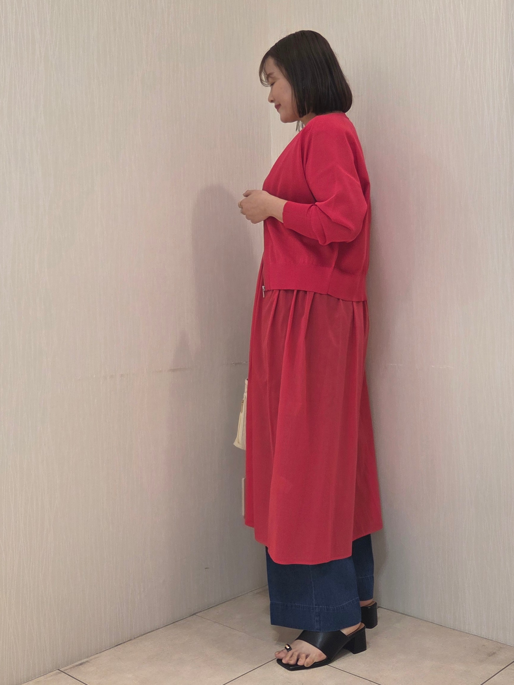 naokoさんの「UNTITLED｜【アンサンブル可/日除け・冷房対策】シアーレーヨンZIPカーディガン」を使ったコーディネート