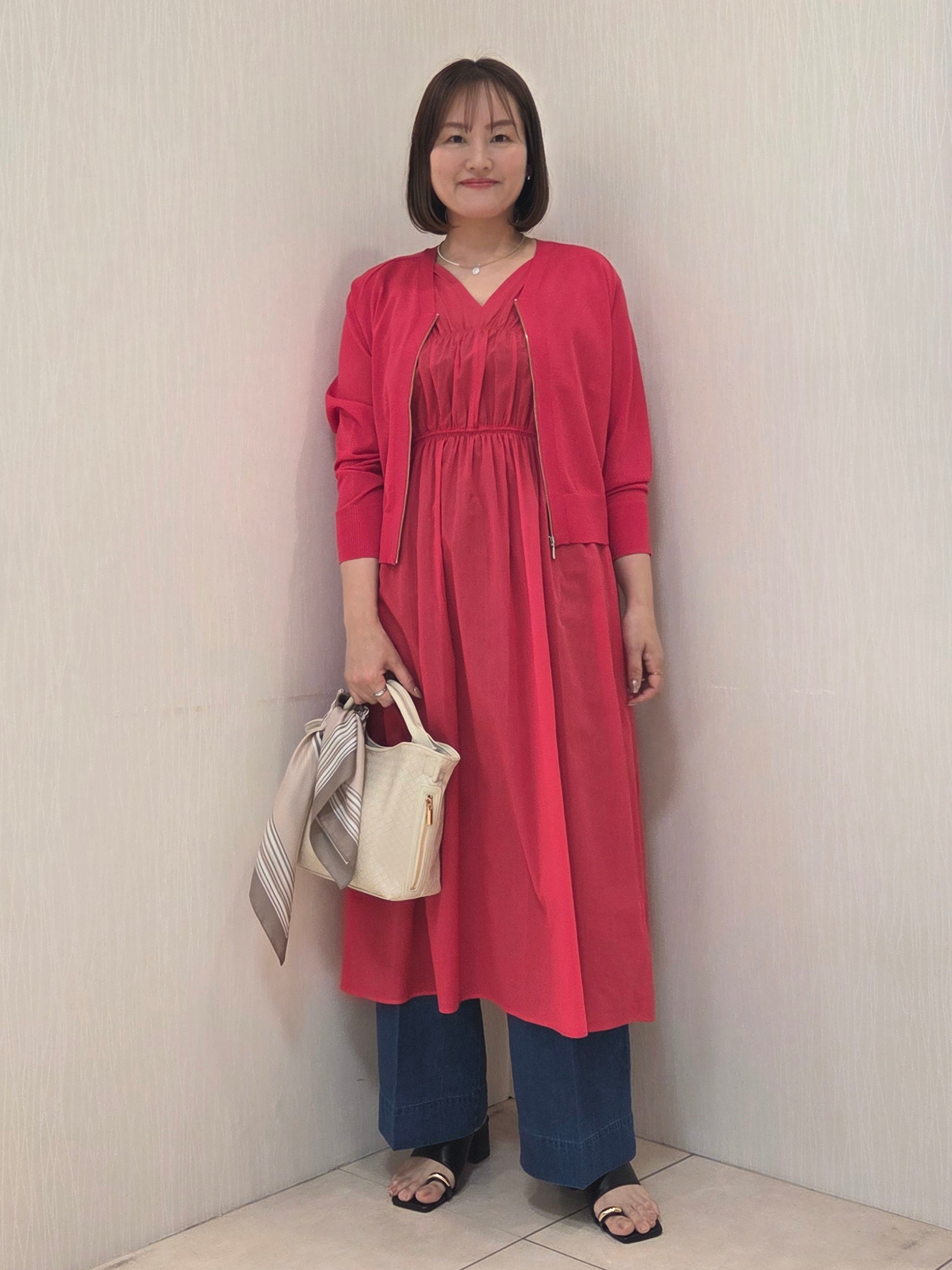naokoさんの「UNTITLED｜【アンサンブル可/日除け・冷房対策】シアーレーヨンZIPカーディガン」を使ったコーディネート