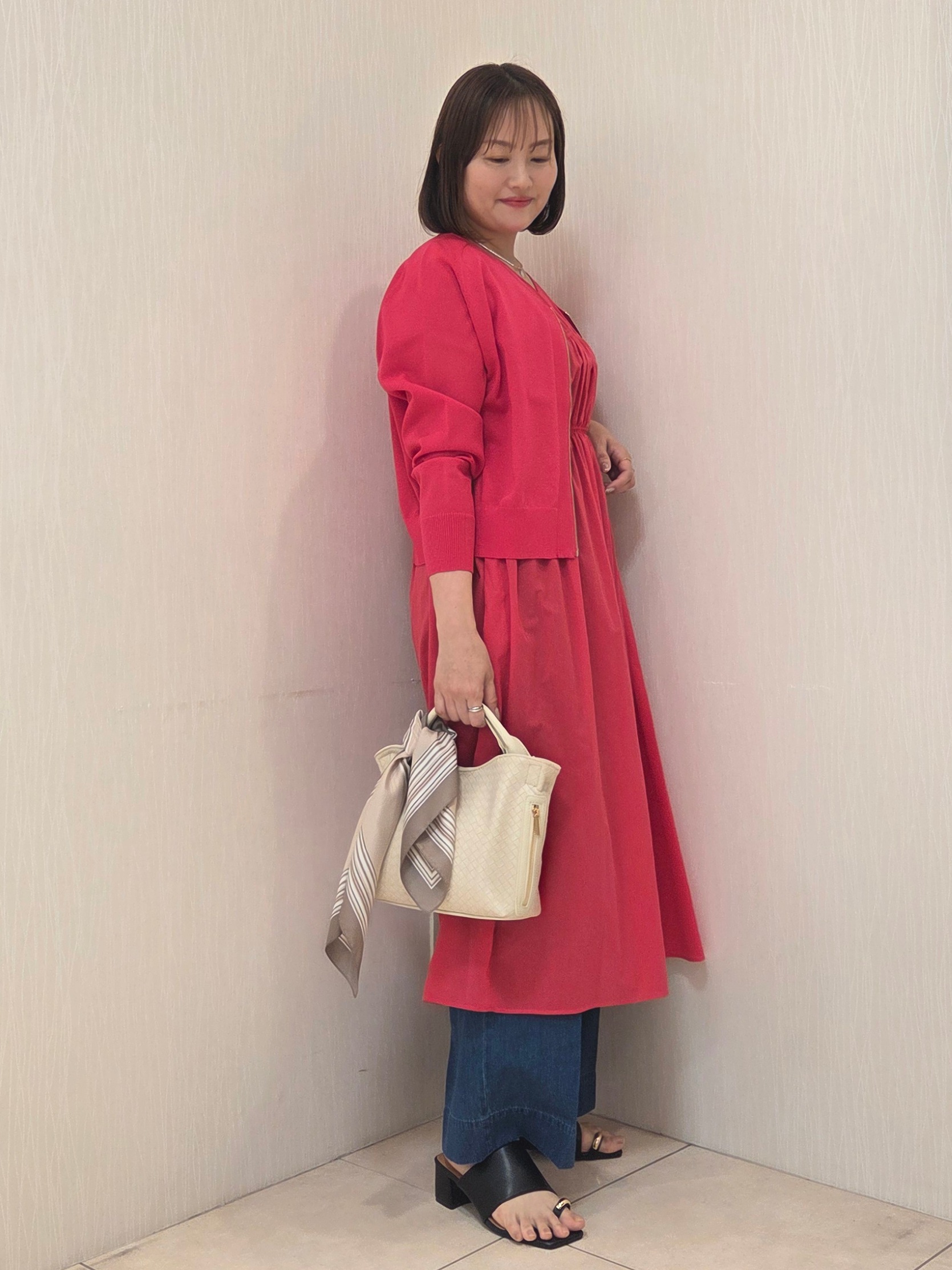 naokoさんの「UNTITLED｜【アンサンブル可/日除け・冷房対策】シアーレーヨンZIPカーディガン」を使ったコーディネート