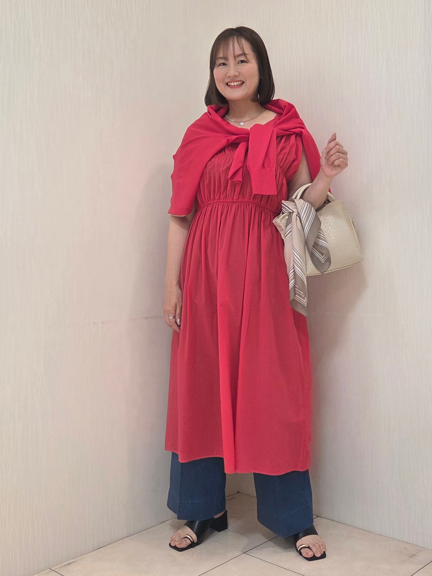 naokoさんの「UNTITLED｜【アンサンブル可/日除け・冷房対策】シアーレーヨンZIPカーディガン」を使ったコーディネート