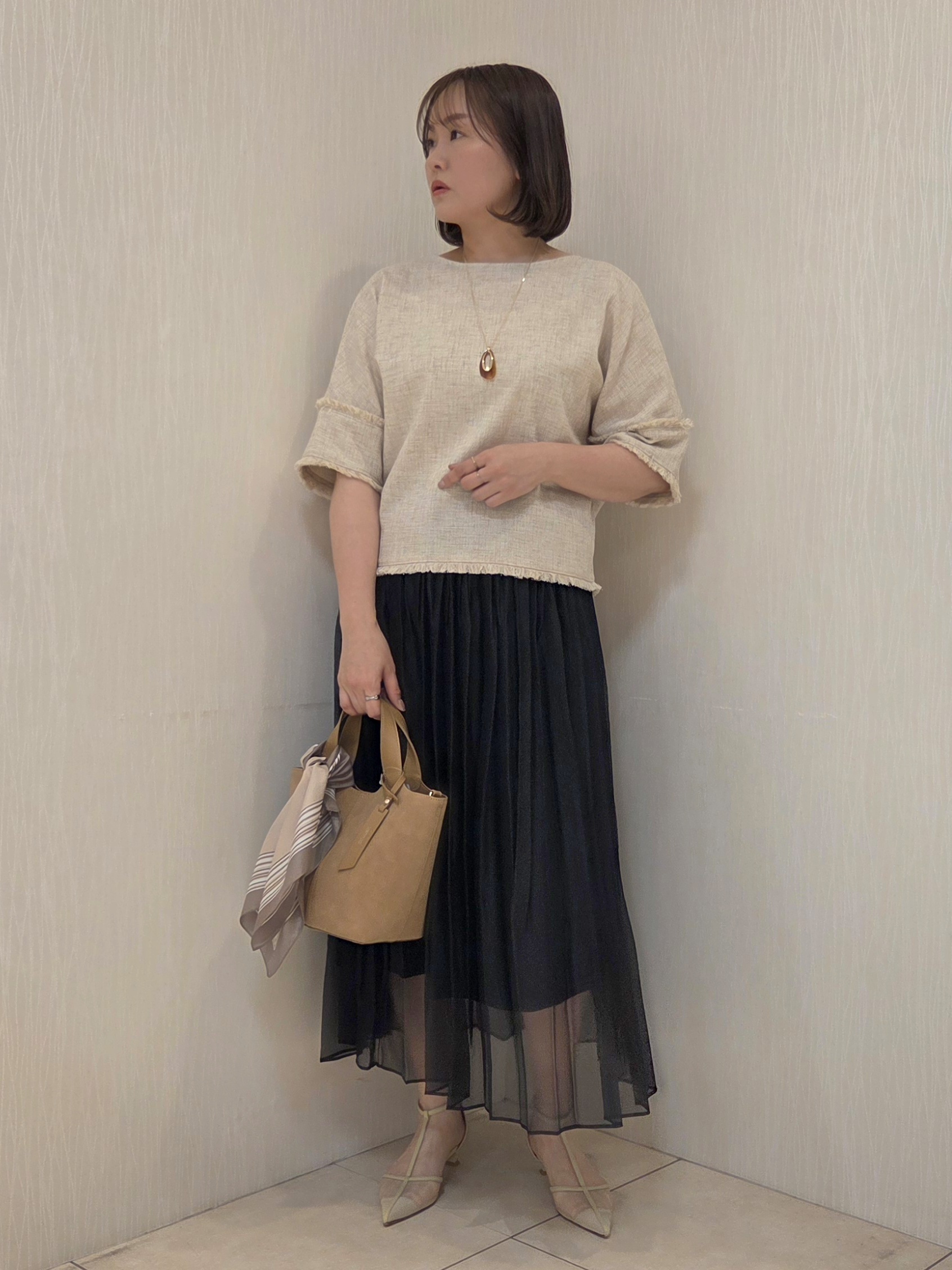 naokoさんの「UNTITLED｜ドライミックスツィードブラウス」を使ったコーディネート