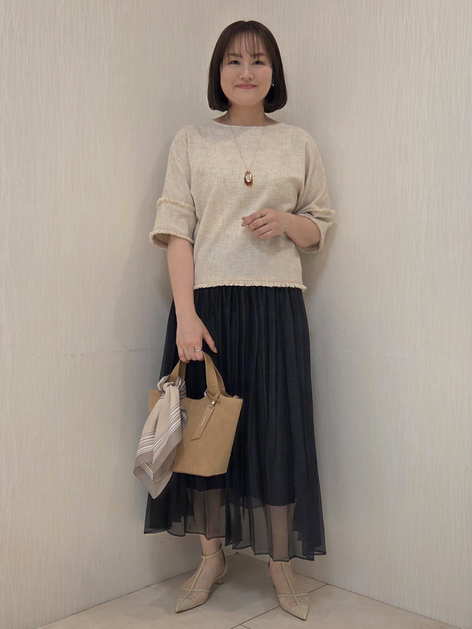 naokoさんの「UNTITLED｜ドライミックスツィードブラウス」を使ったコーディネート