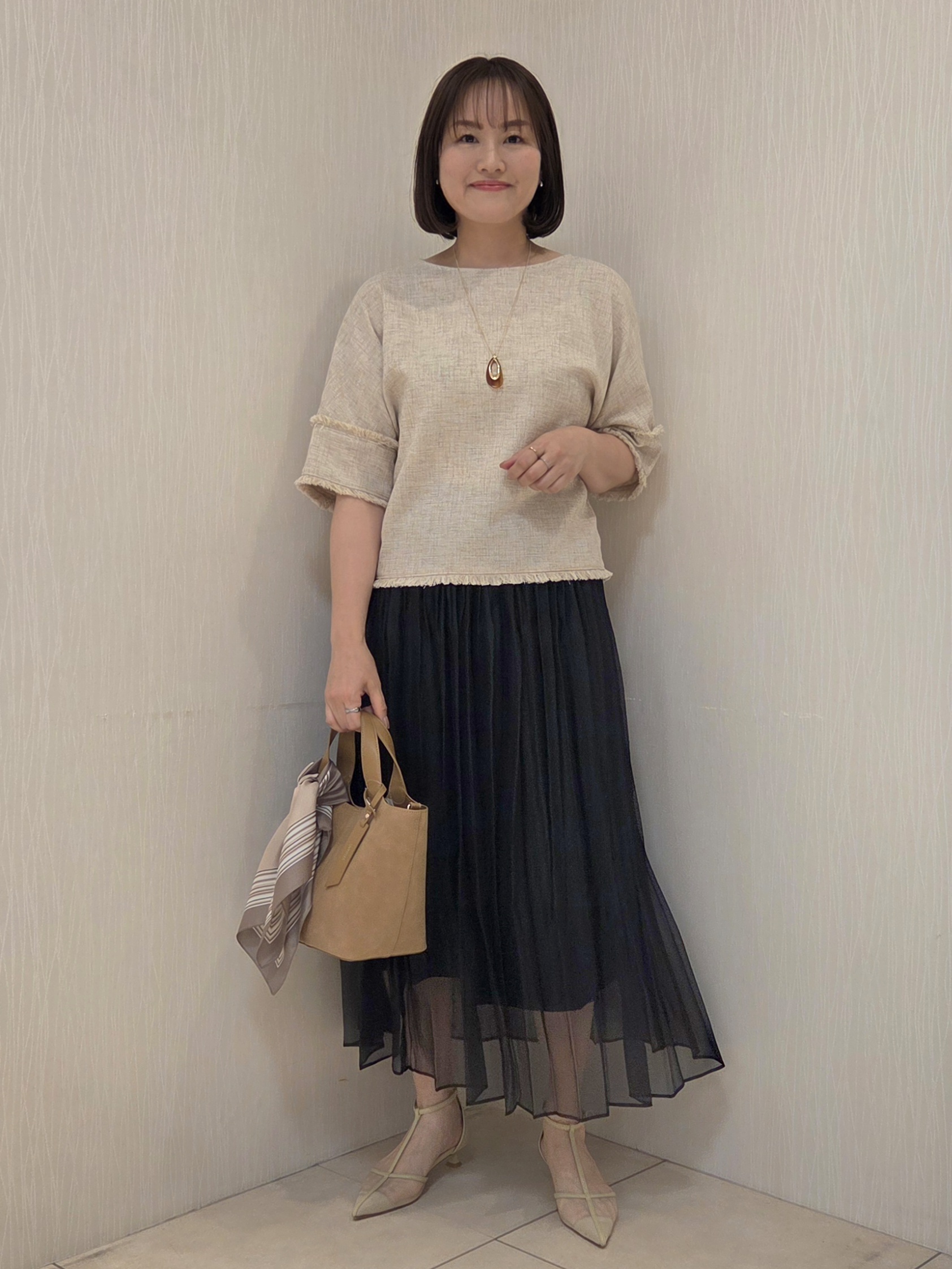 naokoさんの「UNTITLED｜ドライミックスツィードブラウス」を使ったコーディネート