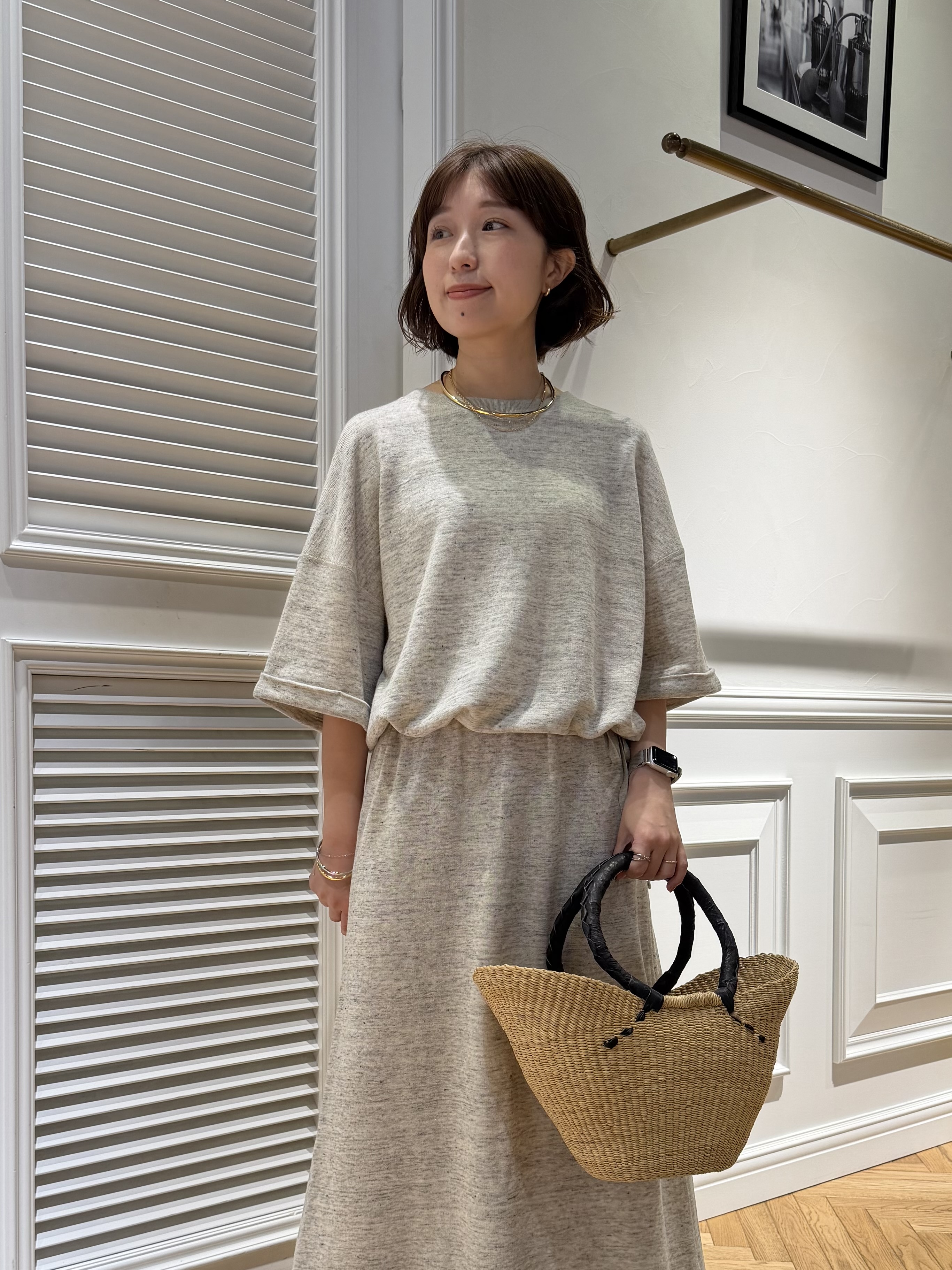 つじ まこさんの「DRESSTERIOR｜【ウォッシャブル/セットアップ可】リネン混裏毛ドロストプルオーバー」を使ったコーディネート