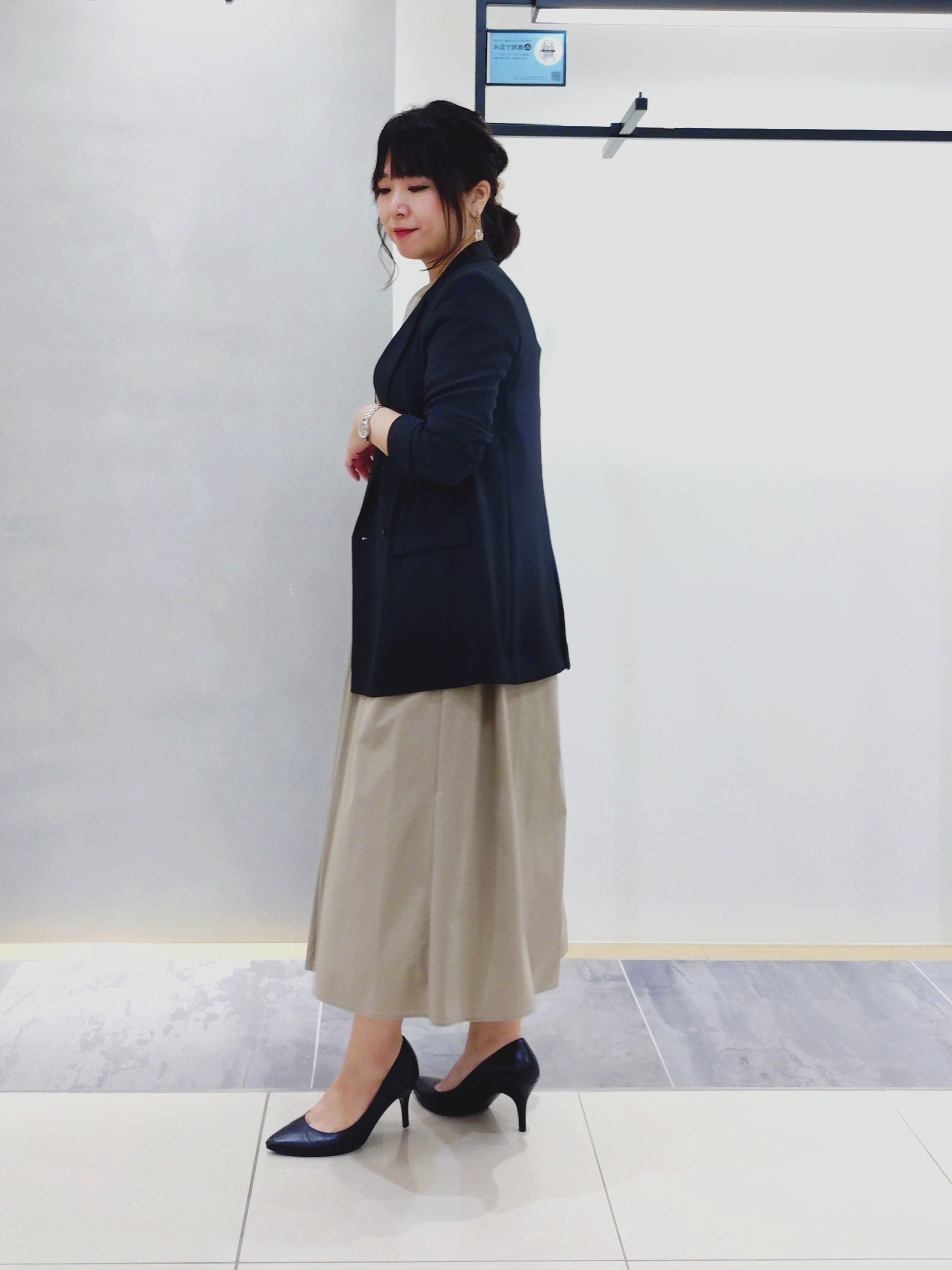 TOMOMIさんの「INDIVI｜【洗える／多機能／SETUP可】着る日傘ダブルジャケット」を使ったコーディネート
