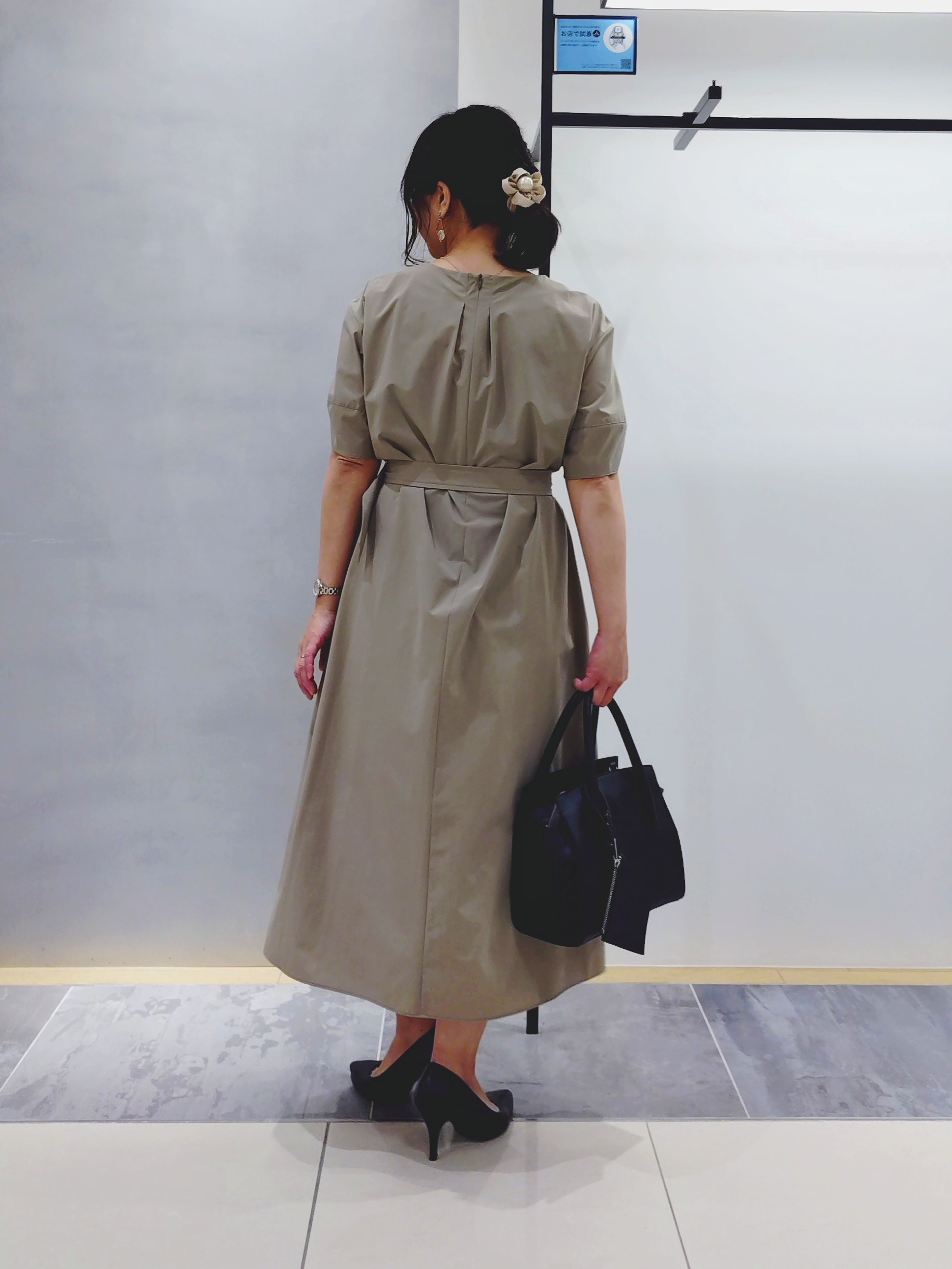 TOMOMIさんの「INDIVI｜【洗える／多機能／SETUP可】着る日傘ダブルジャケット」を使ったコーディネート