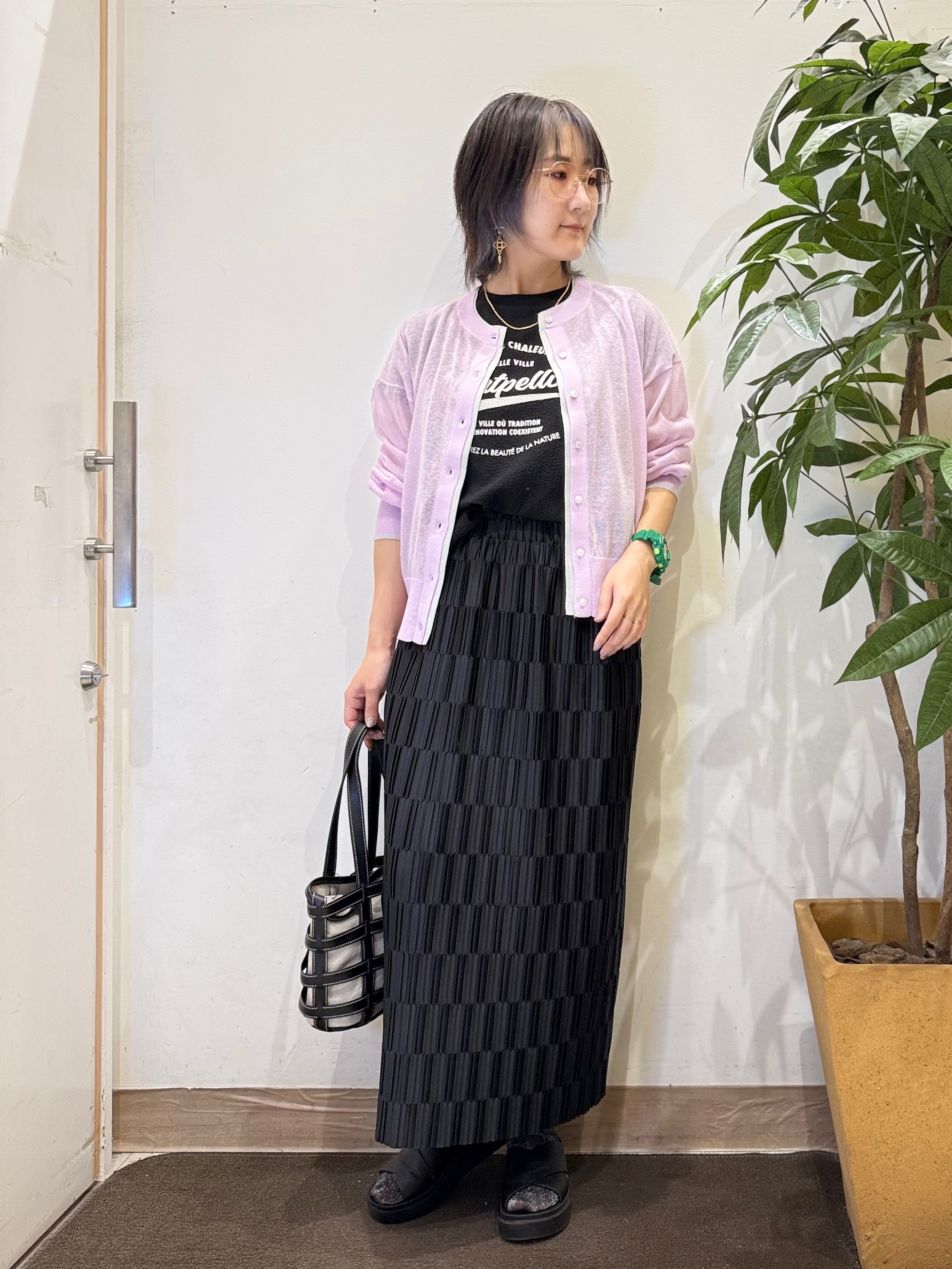 misakiさんの「SHOO･LA･RUE｜【S-LL/洗濯機可】1枚でこなれ見え 配色シアーカーディガン」を使ったコーディネート