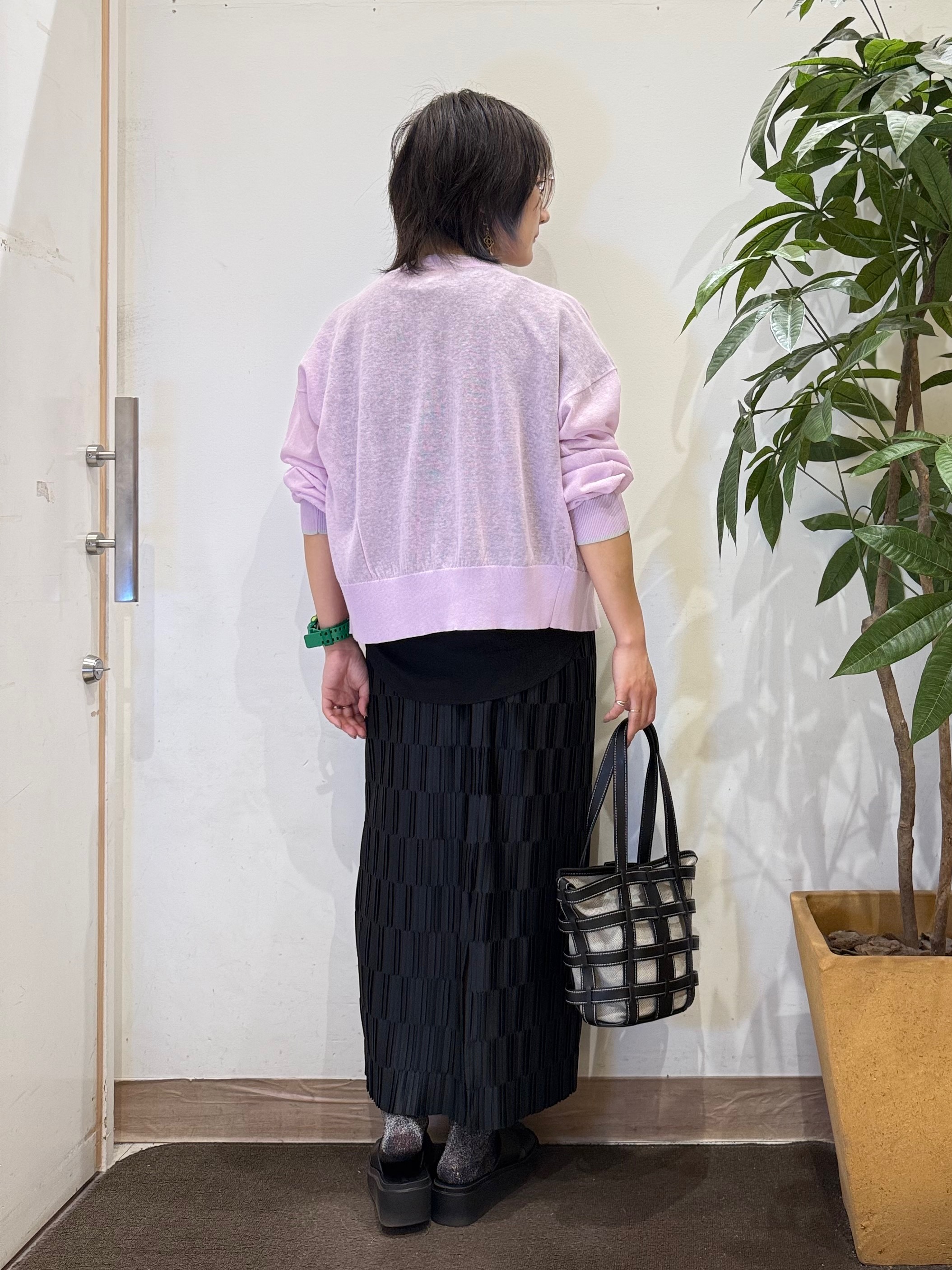 misakiさんの「SHOO･LA･RUE｜【S-LL/洗濯機可】1枚でこなれ見え 配色シアーカーディガン」を使ったコーディネート