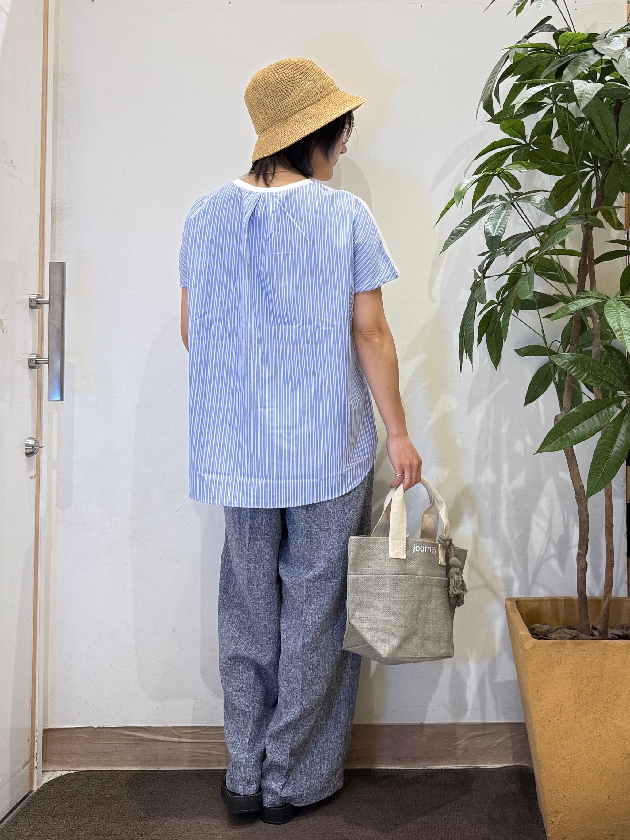 misakiさんの「SHOO･LA･RUE｜【ひんやり/S-LL】インしない大人の爽やかスタイルに 前後異素材切替トップス」を使ったコーディネート