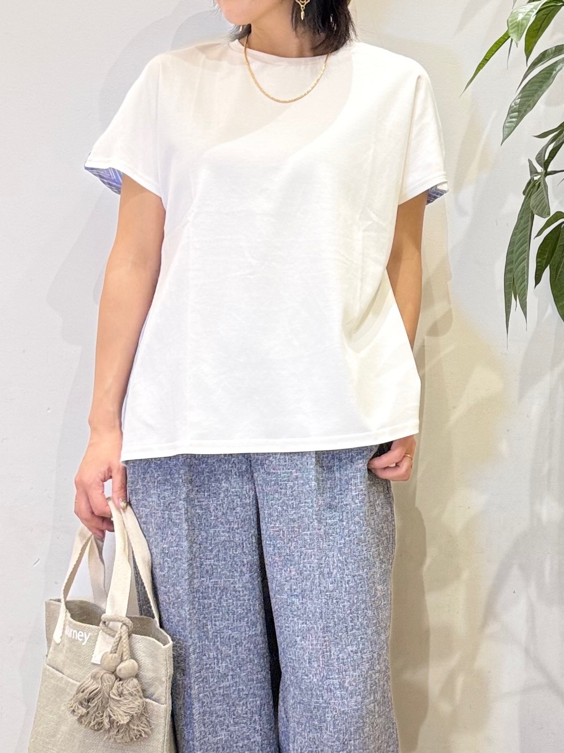 misakiさんの「SHOO･LA･RUE｜【ひんやり/S-LL】インしない大人の爽やかスタイルに 前後異素材切替トップス」を使ったコーディネート