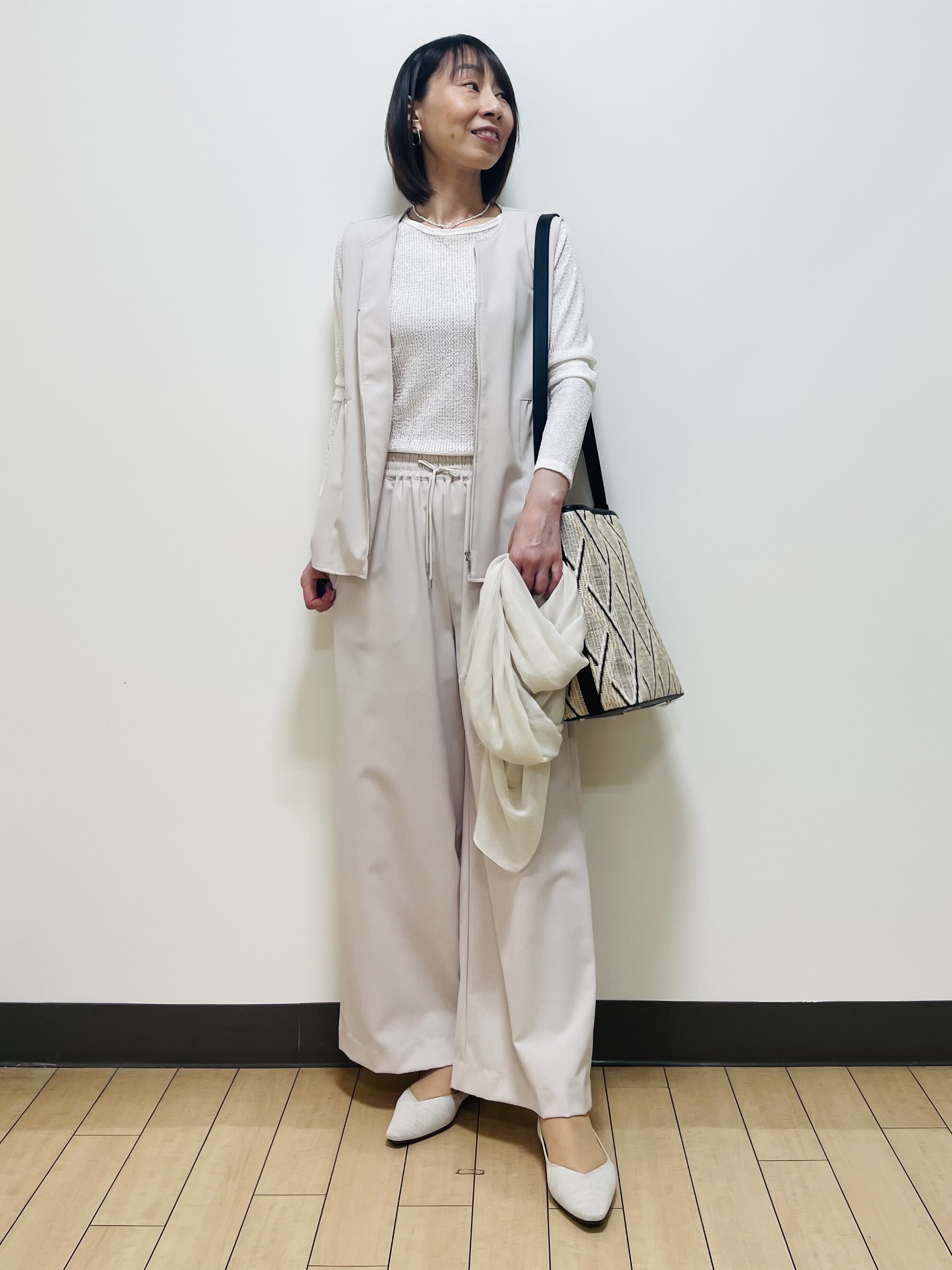 Riiさんの「Reflect｜【単品使い◎】ペプラムベスト＋リラクシーパンツセット」を使ったコーディネート