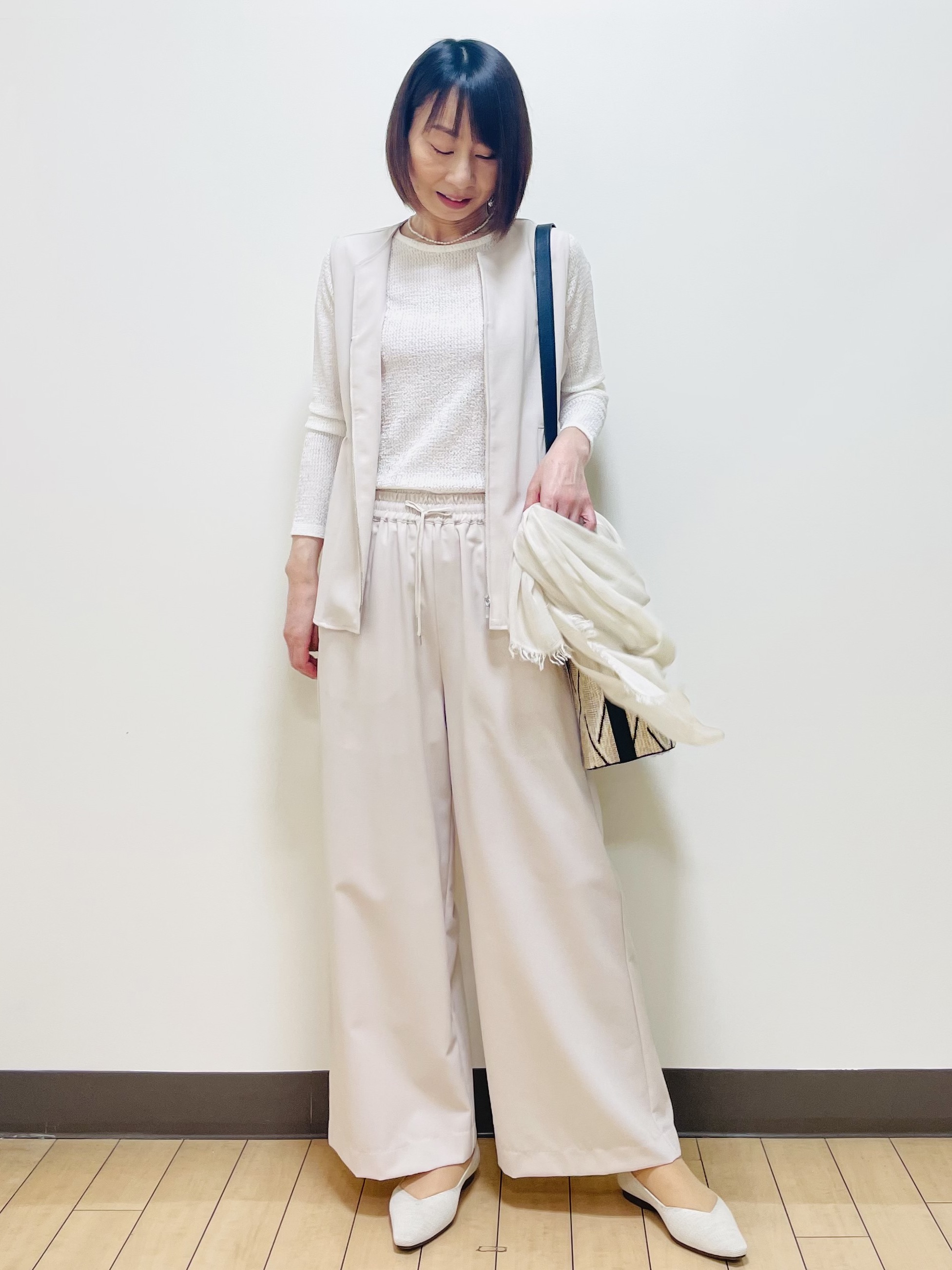 Riiさんの「Reflect｜【単品使い◎】ペプラムベスト＋リラクシーパンツセット」を使ったコーディネート