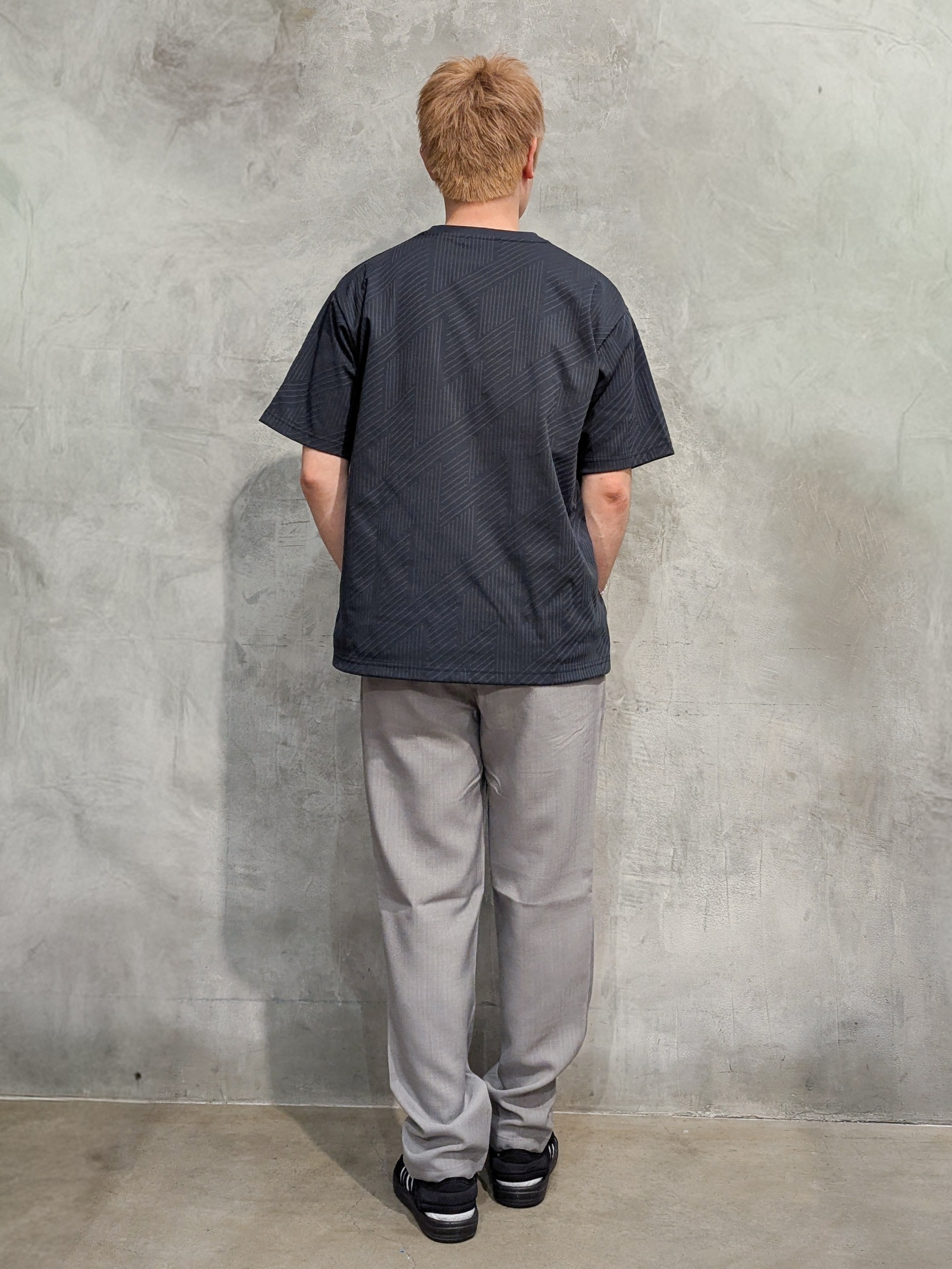 daiさんの「THE SHOP TK｜【無地だと少し物足りないという方へ】ジオメトリック柄 半袖Tシャツ 洗濯機OK」を使ったコーディネート