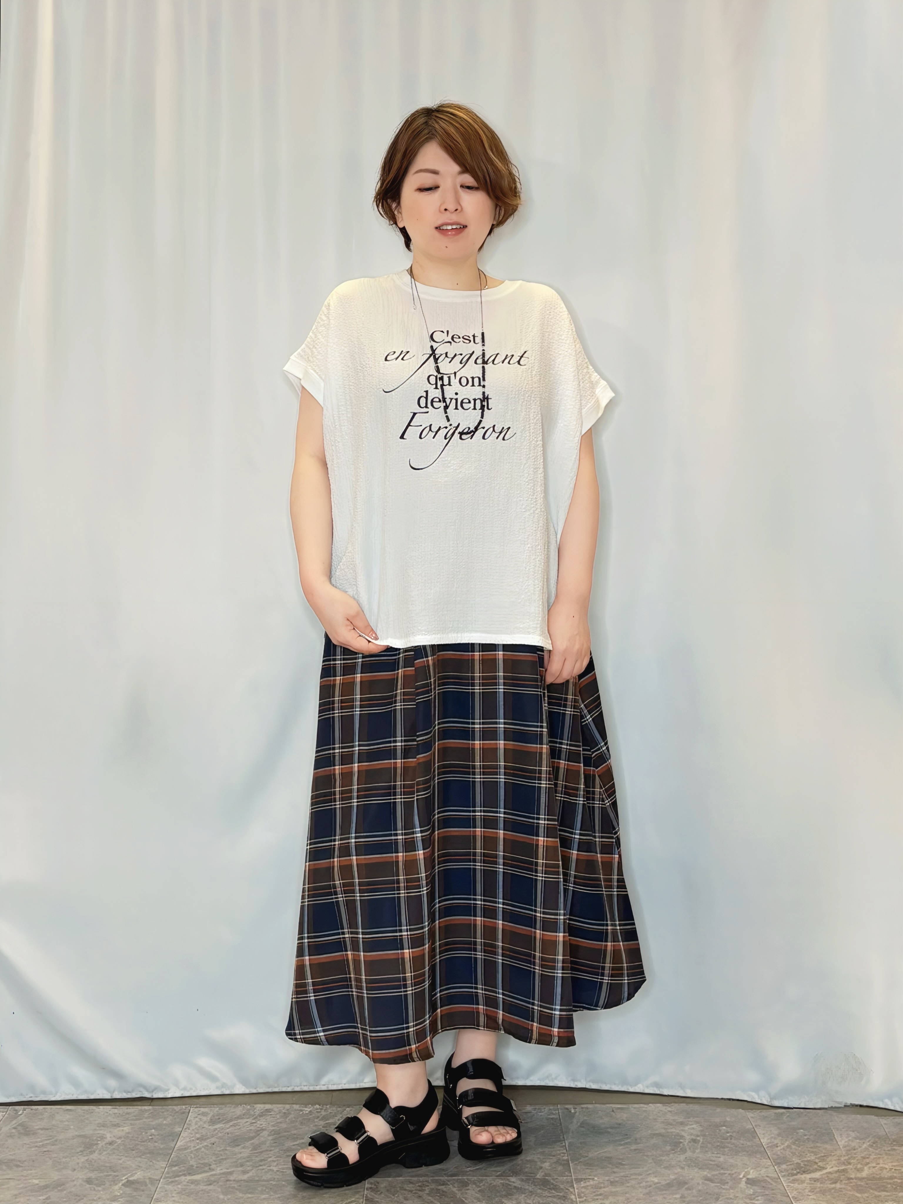 たみさんの「SHOO･LA･RUE｜【高レビュー/洗濯後しわになりにくい/体型カバー】きちんとゆるっと 大人の抜け感 ポンチョ風カラーシ」を使ったコーディネート