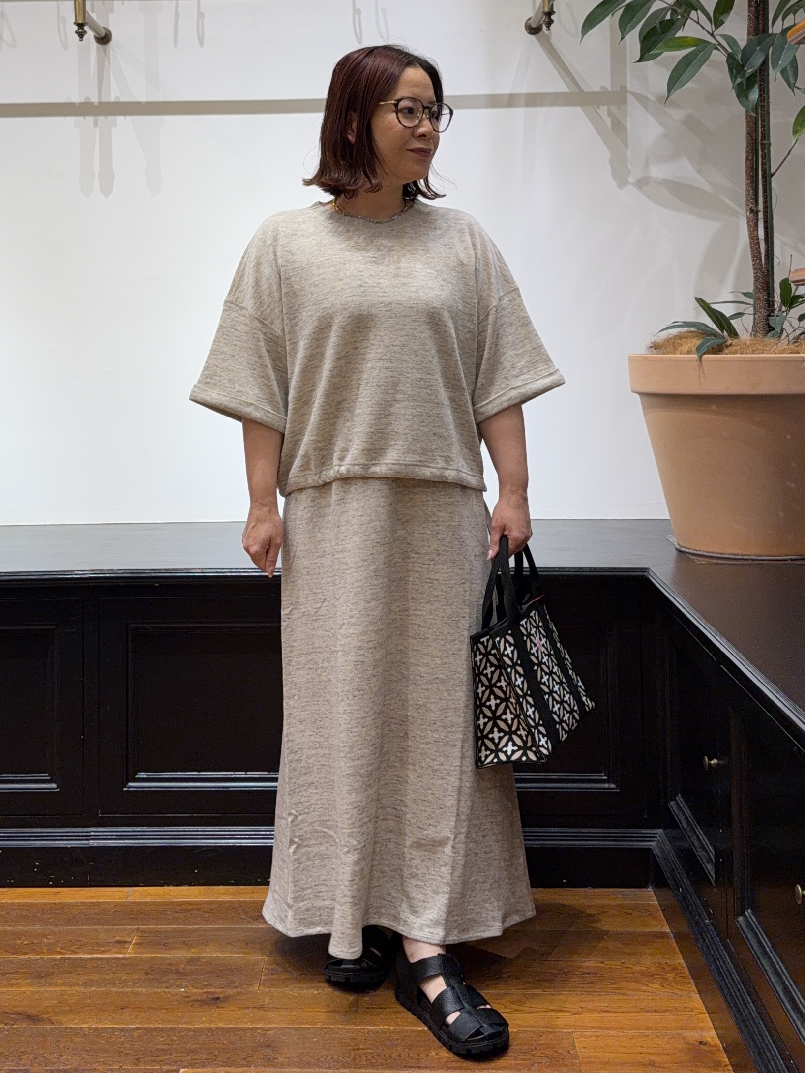 Asamiさんの「DRESSTERIOR｜【ウォッシャブル/セットアップ可】リネン混裏毛ドロストプルオーバー」を使ったコーディネート