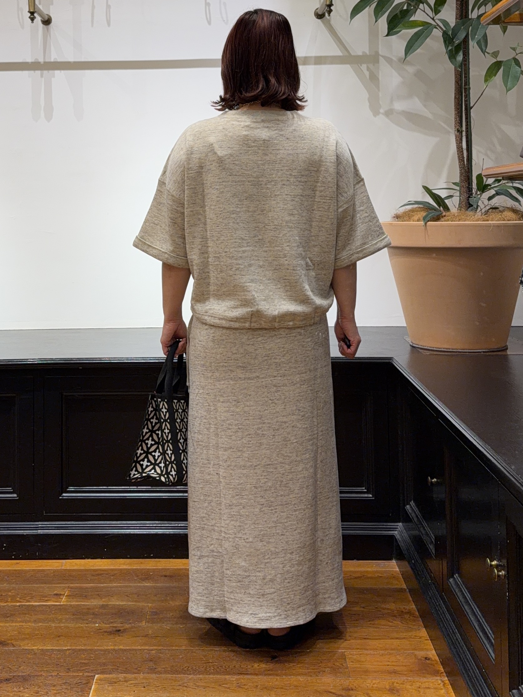 Asamiさんの「DRESSTERIOR｜【ウォッシャブル/セットアップ可】リネン混裏毛ドロストプルオーバー」を使ったコーディネート