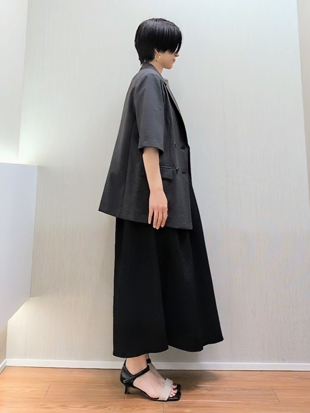 ミズタさんの「UNTITLED｜【一枚でサマ見え】ニットドッキングジャガードワンピース」を使ったコーディネート