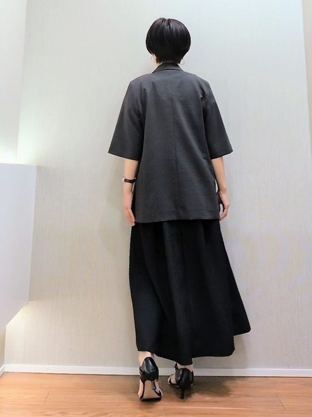 ミズタさんの「UNTITLED｜【一枚でサマ見え】ニットドッキングジャガードワンピース」を使ったコーディネート