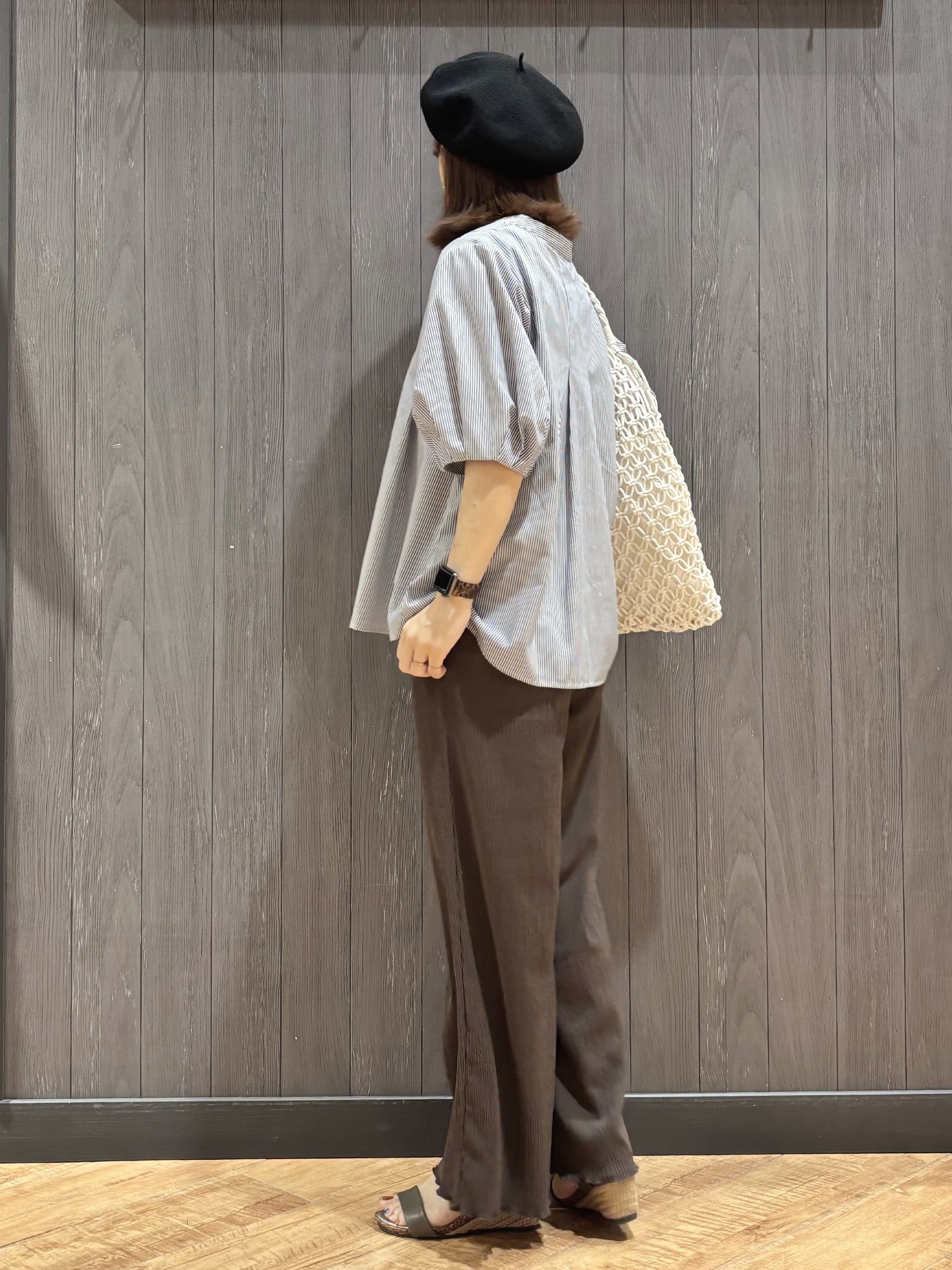 meiさんの「SHOO･LA･RUE｜【高レビュー/洗濯後しわになりにくい/インせず着られる】自然に体型カバー 麻調ペプラムブラウス」を使ったコーディネート