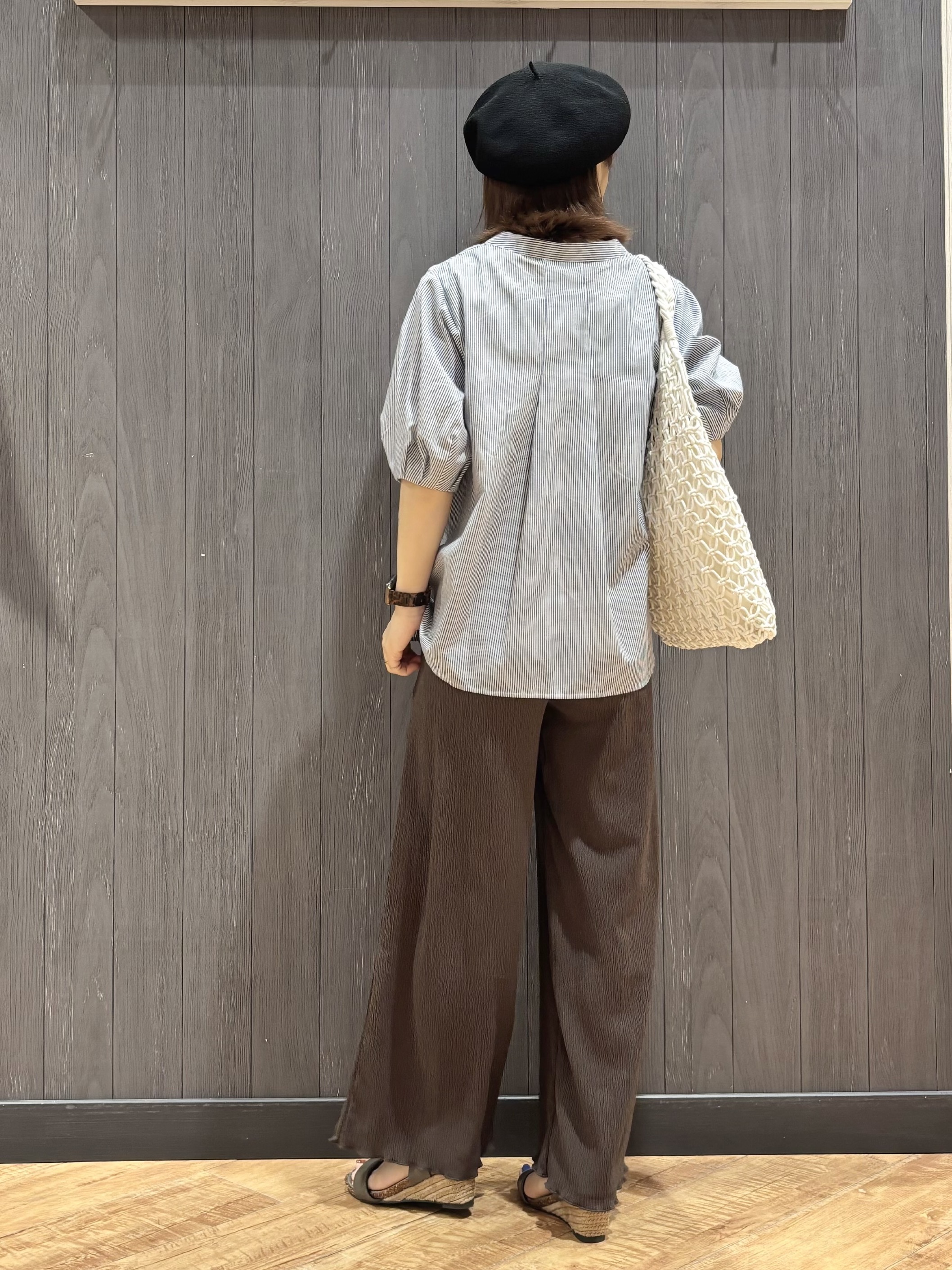 meiさんの「SHOO･LA･RUE｜【高レビュー/洗濯後しわになりにくい/インせず着られる】自然に体型カバー 麻調ペプラムブラウス」を使ったコーディネート