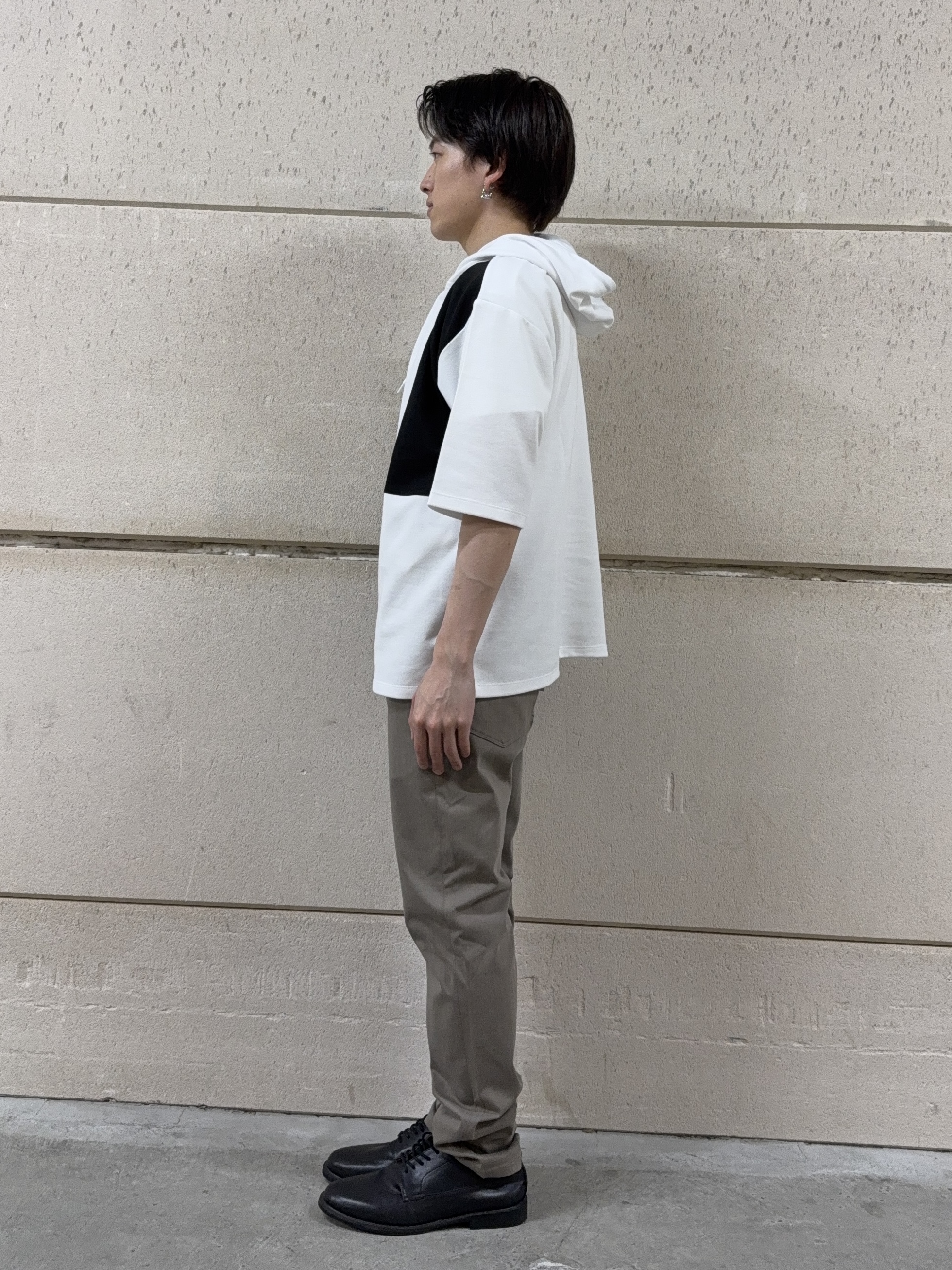 カシマさんの「THE SHOP TK｜ブロッキング半袖パーカ 【洗濯機OK】」を使ったコーディネート
