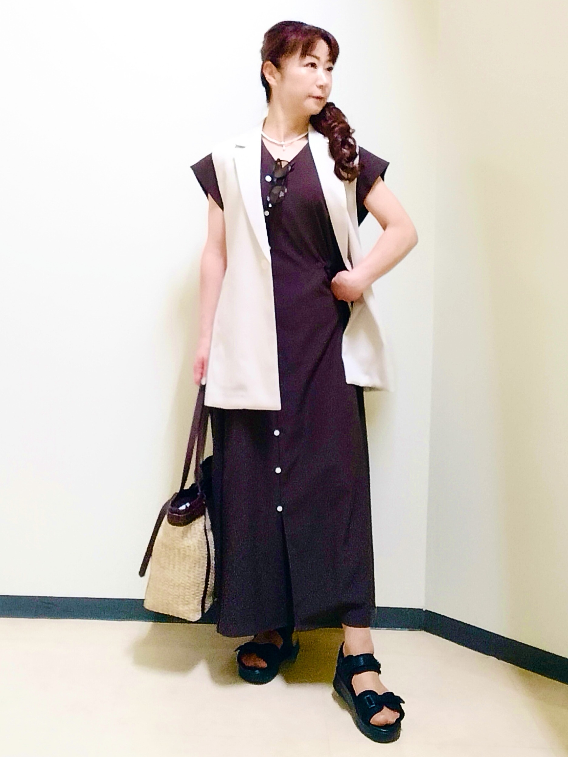 花さんの「Reflect｜【通気性あり／涼しい／マシンウォッシャブル】フロントボタンワンピース」を使ったコーディネート