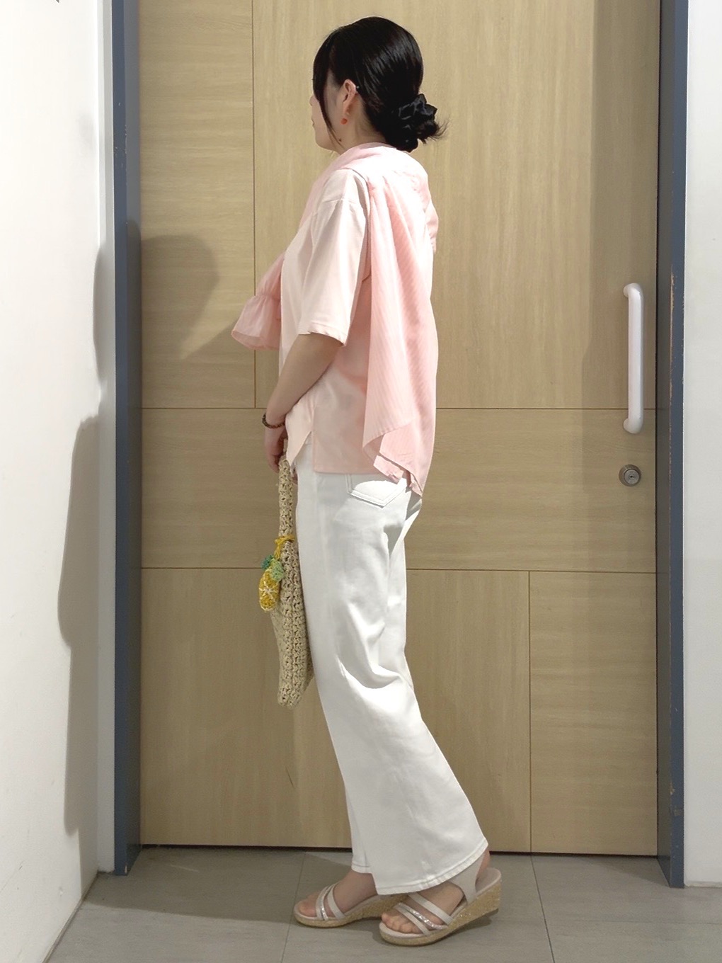 さあやさんの「grove｜【貴島明日香さん着用／イージーケア／接触冷感】麻混スタンドギャザーシャツ」を使ったコーディネート