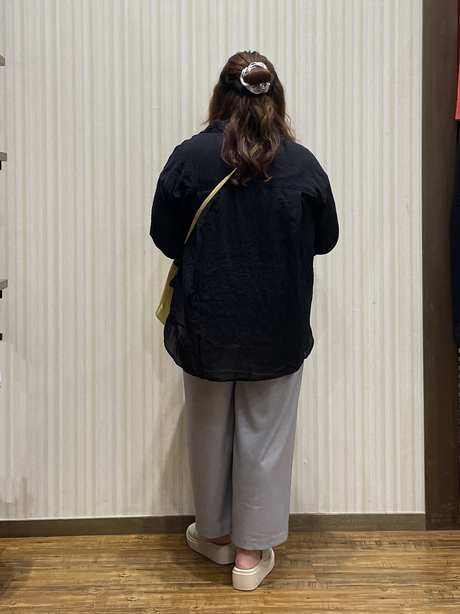 Risaさんの「SHOO･LA･RUE｜【体型カバー】ふんわり質感 やわらかこなれシアーシャツ」を使ったコーディネート