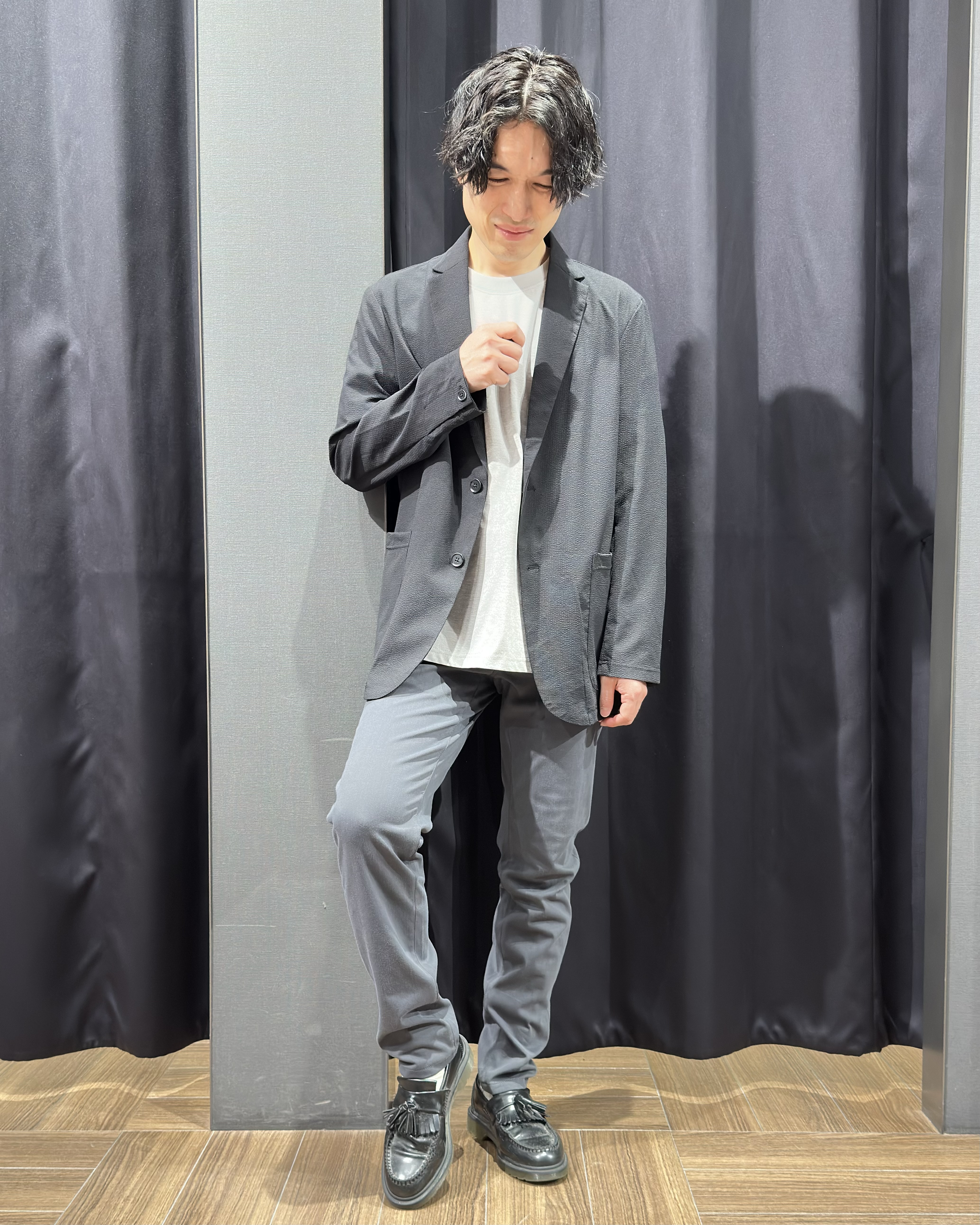 tomoyaさんの「THE SHOP TK｜マイクロ シアサッカー ジャケット 洗濯機OK／セットアップ可」を使ったコーディネート