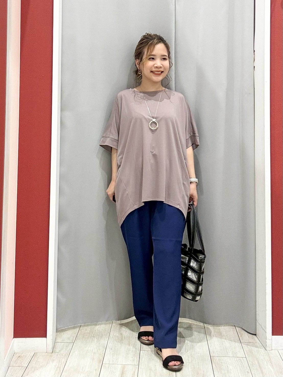 shioさんの「SHOO･LA･RUE｜【S-LL/洗濯機可/体型カバー】1枚で主役になる 3段切替 ドルマンＴシャツ」を使ったコーディネート