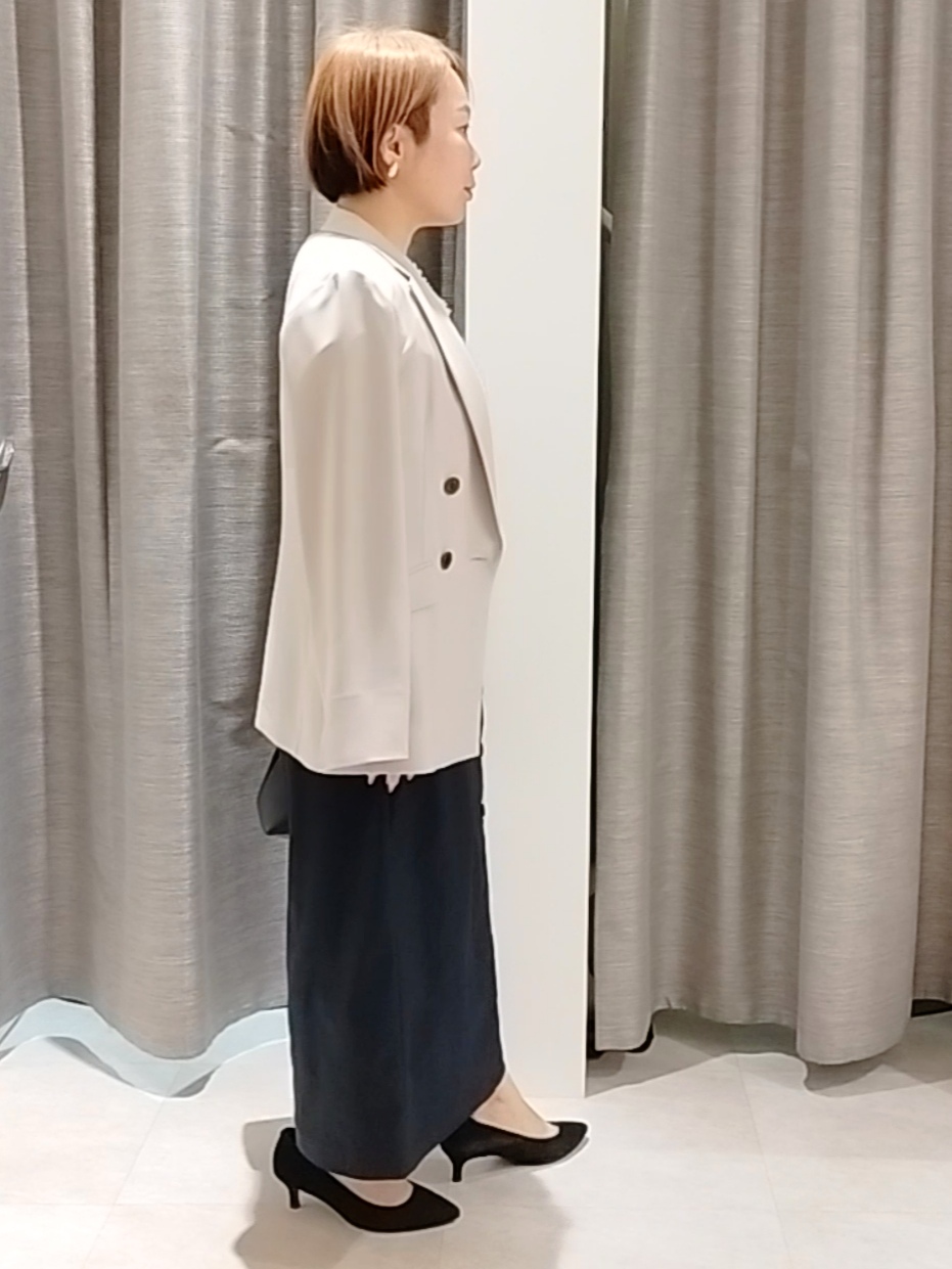 s u g iさんの「UNTITLED｜【新色追加/セットアップ可】エアリー ダブルブレストジャケット」を使ったコーディネート