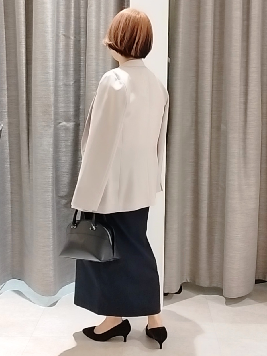 s u g iさんの「UNTITLED｜【新色追加/セットアップ可】エアリー ダブルブレストジャケット」を使ったコーディネート