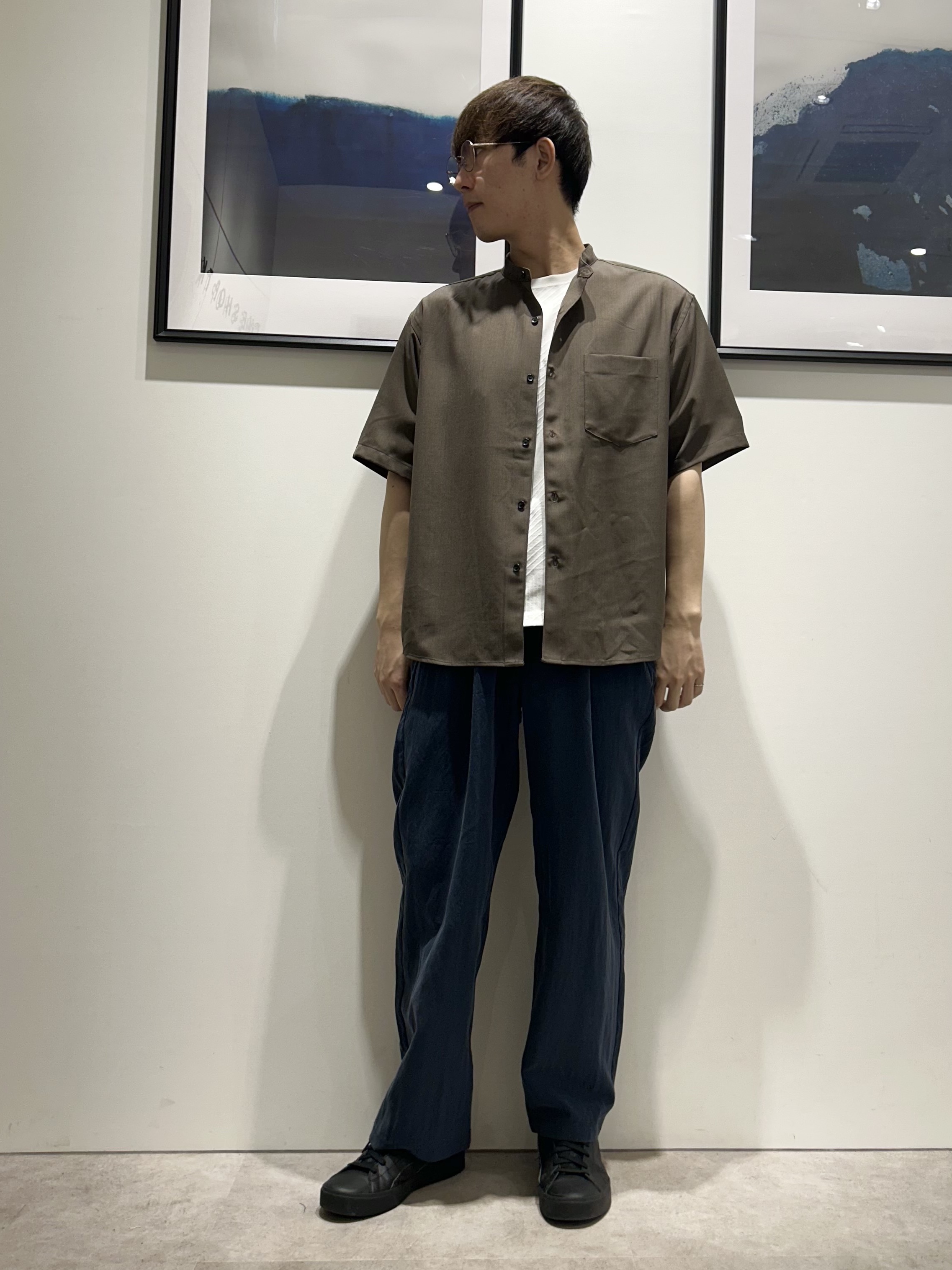 。さんの「THE SHOP TK｜LITE TEX バンドカラー半袖シャツ 接触冷感/吸水速乾/UVカット/アンチピリング/イージーケ」を使ったコーディネート
