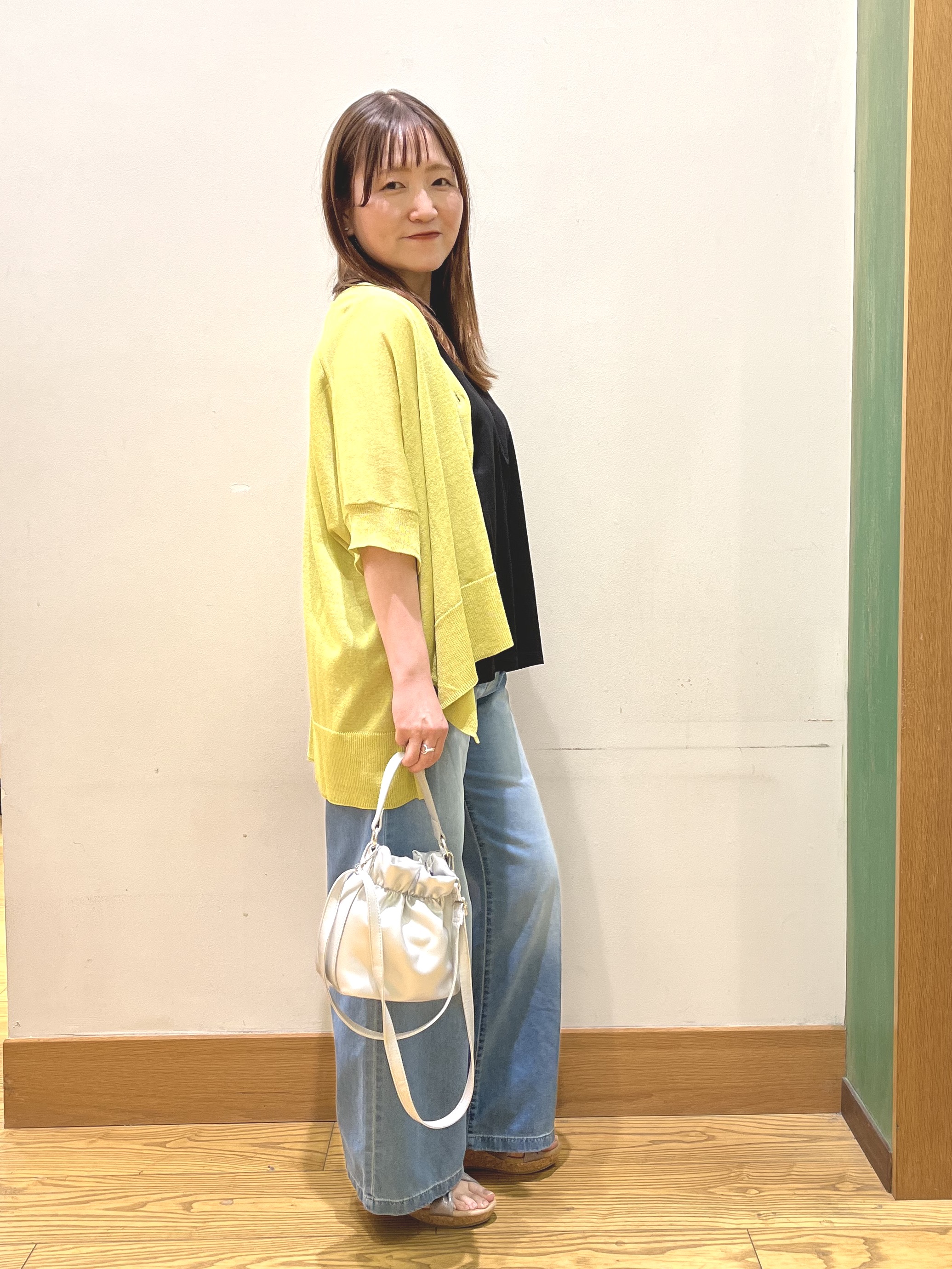 ゆっきーさんの「SHOO･LA･RUE｜【UVカット/接触冷感】とろみタックノースリーブトップス」を使ったコーディネート