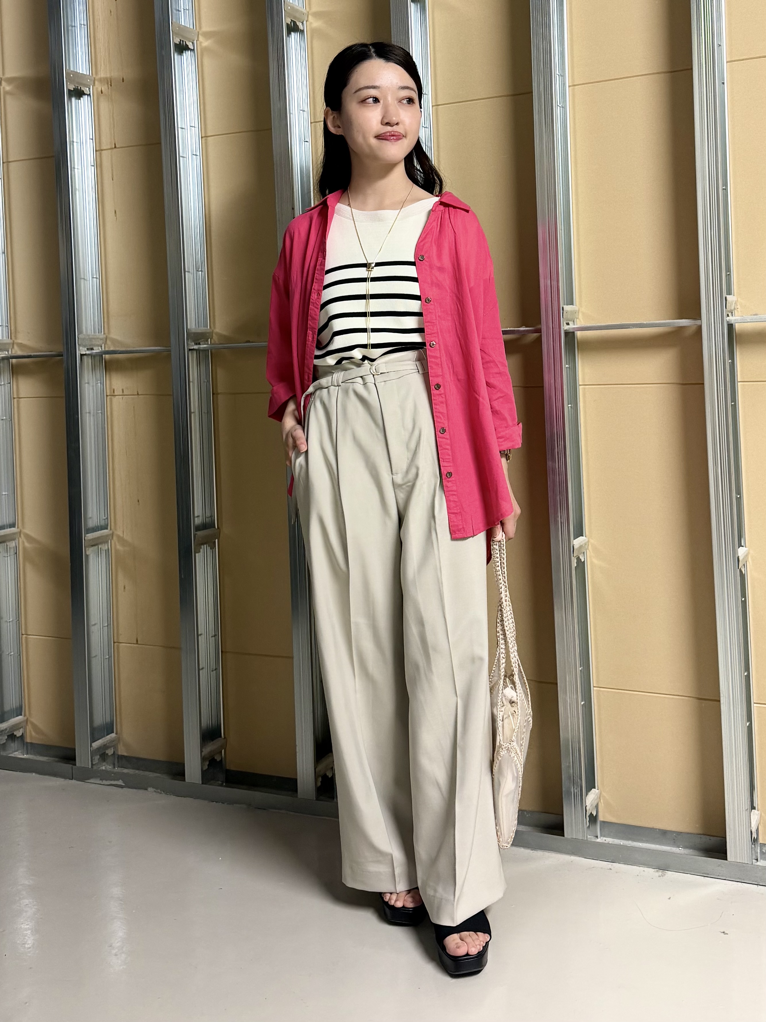 sahoさんの「THE SHOP TK｜ポジティブカラーが映える　バイオウォッシュバックギャザーシャツ」を使ったコーディネート