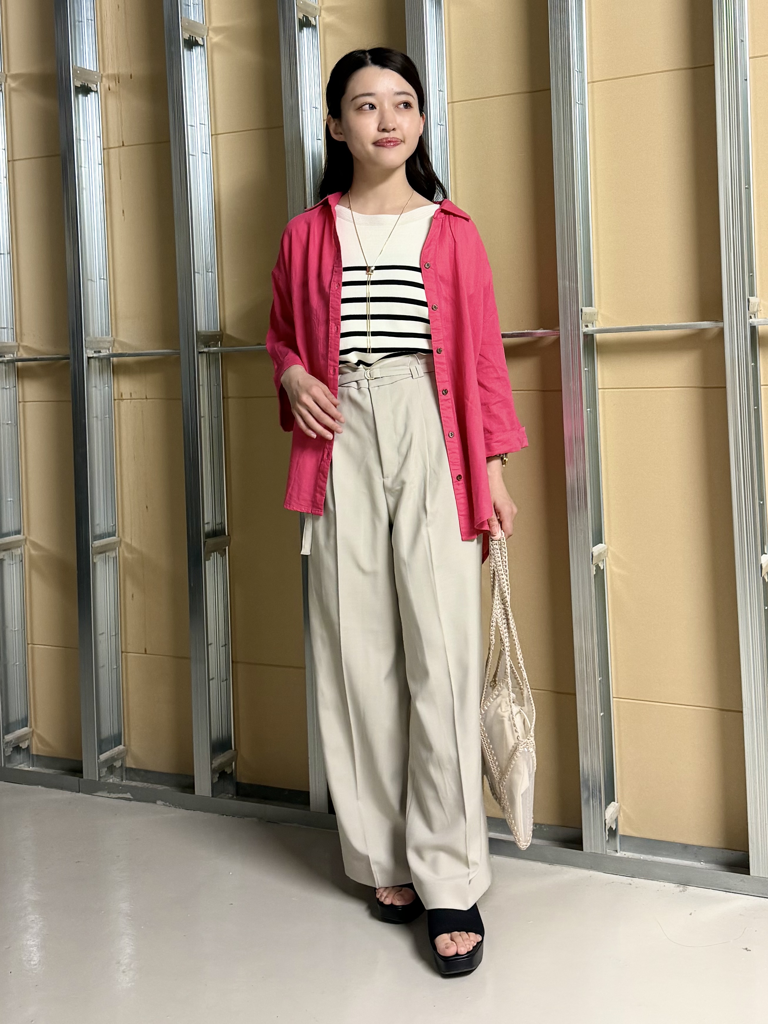sahoさんの「THE SHOP TK｜ポジティブカラーが映える　バイオウォッシュバックギャザーシャツ」を使ったコーディネート