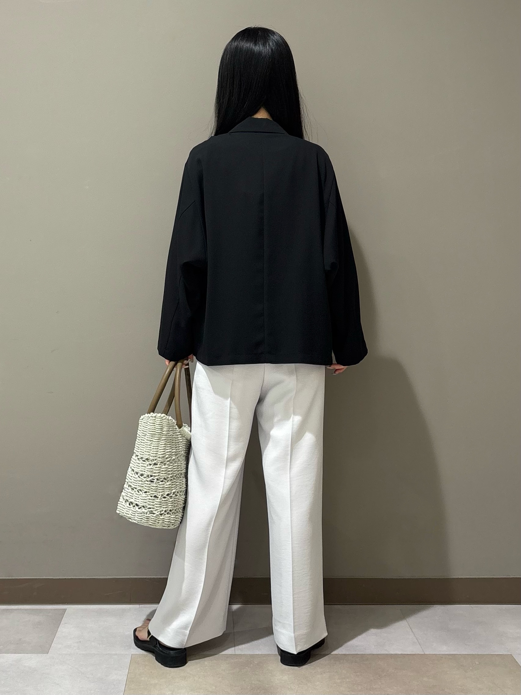 KEIKOさんの「INDIVI｜【さらに軽く軽快！／着る日傘】ドルマンダブルジャケット」を使ったコーディネート