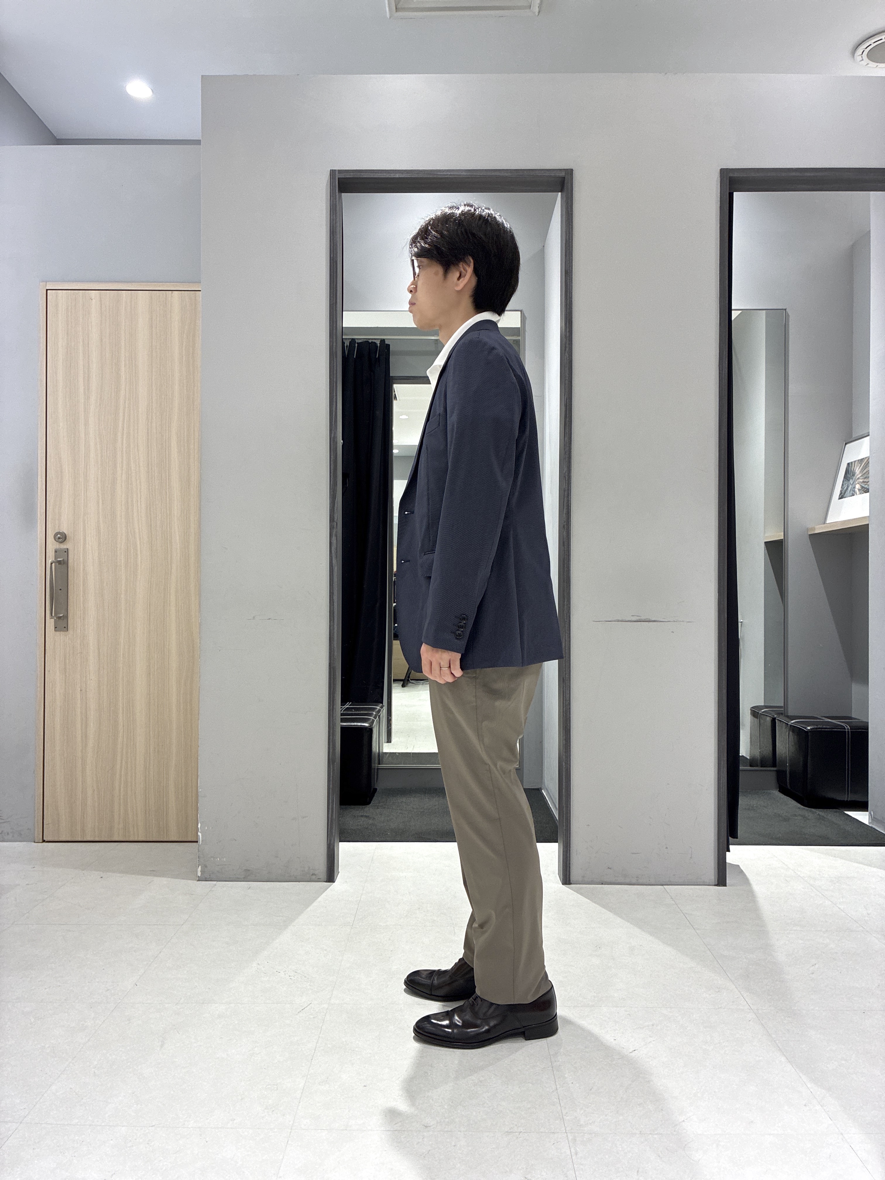わいずみさんの「TAKEO KIKUCHI｜【360&deg;ストレッチ/軽量】None Of Stress ライト ジャケット（セットアップ対応）」を使ったコーディネート