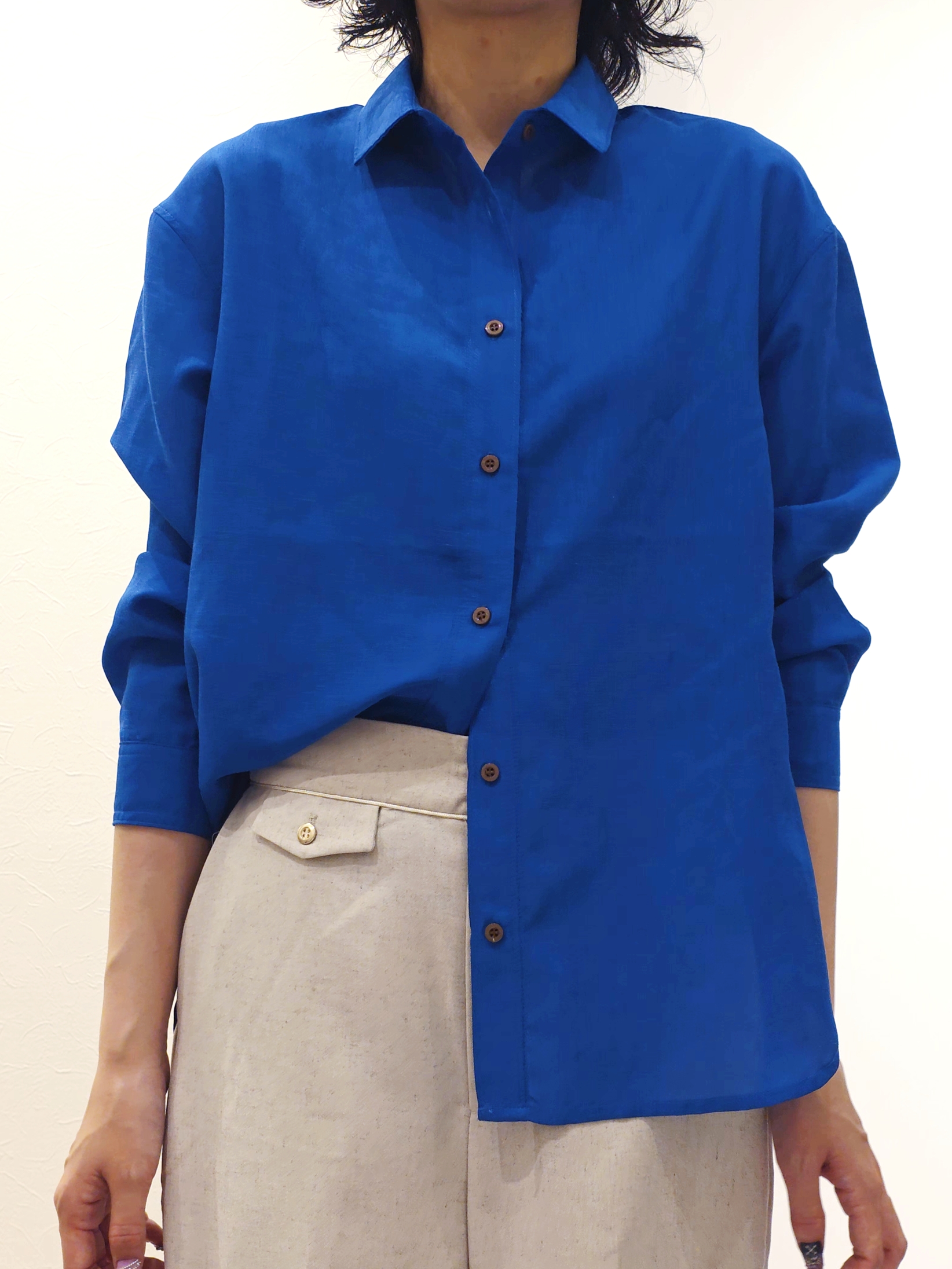 ケイさんの「grove｜【洗濯機OK・ひんやり】朝晩の気温差に◎軽やかシアーシャツ」を使ったコーディネート