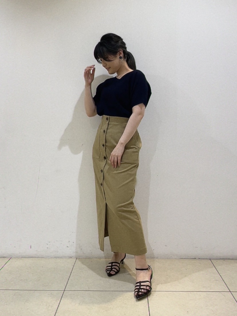 watanabeさんの「UNTITLED｜【洗える】ガーター編みVネックニットT」を使ったコーディネート
