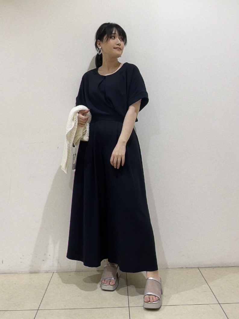 watanabeさんの「UNTITLED｜【洗える／コットン】メッシュジップニットカーディガン」を使ったコーディネート