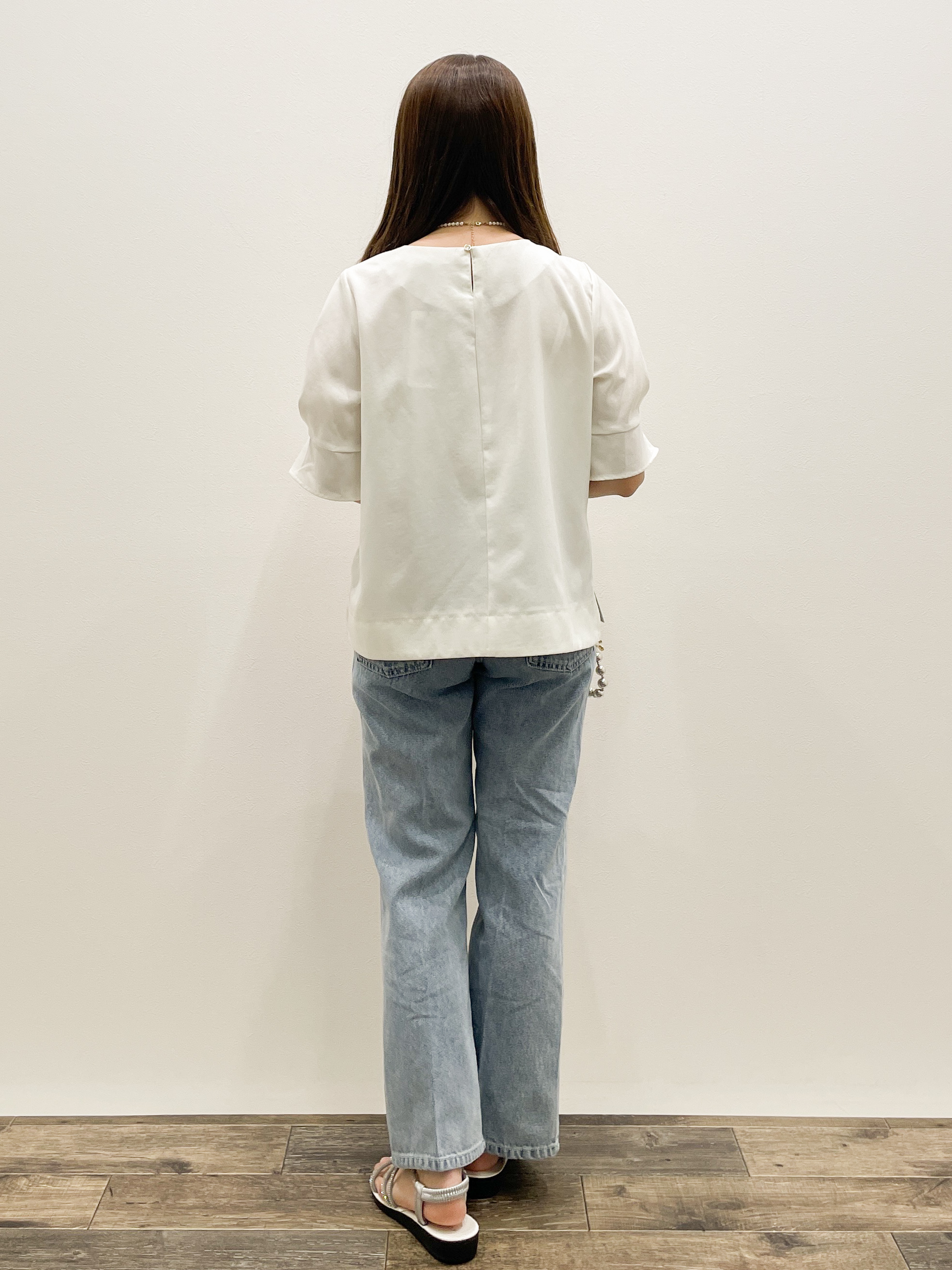 Asukaさんの「OPAQUE.CLIP｜【接触冷感／吸水速乾】タックパフスリーブブラウス《防シワ／洗濯機OK／XS～3L／8col》」を使ったコーディネート