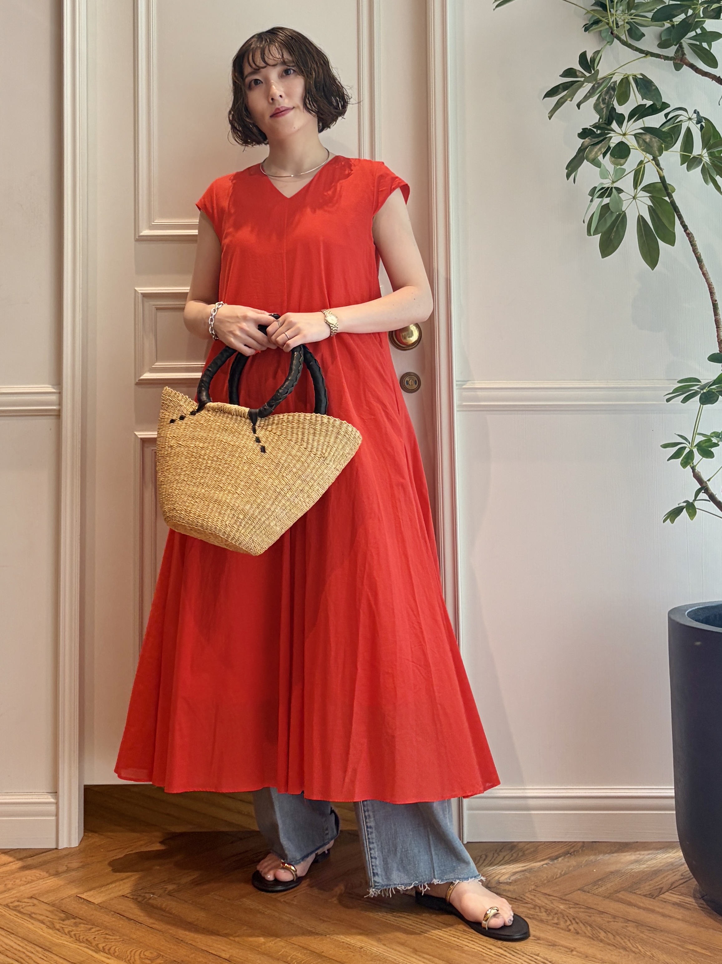nakaoさんの「DRESSTERIOR｜NICOLAS LAINAS（ニコラスライナス）ソフトソールトングサンダル」を使ったコーディネート