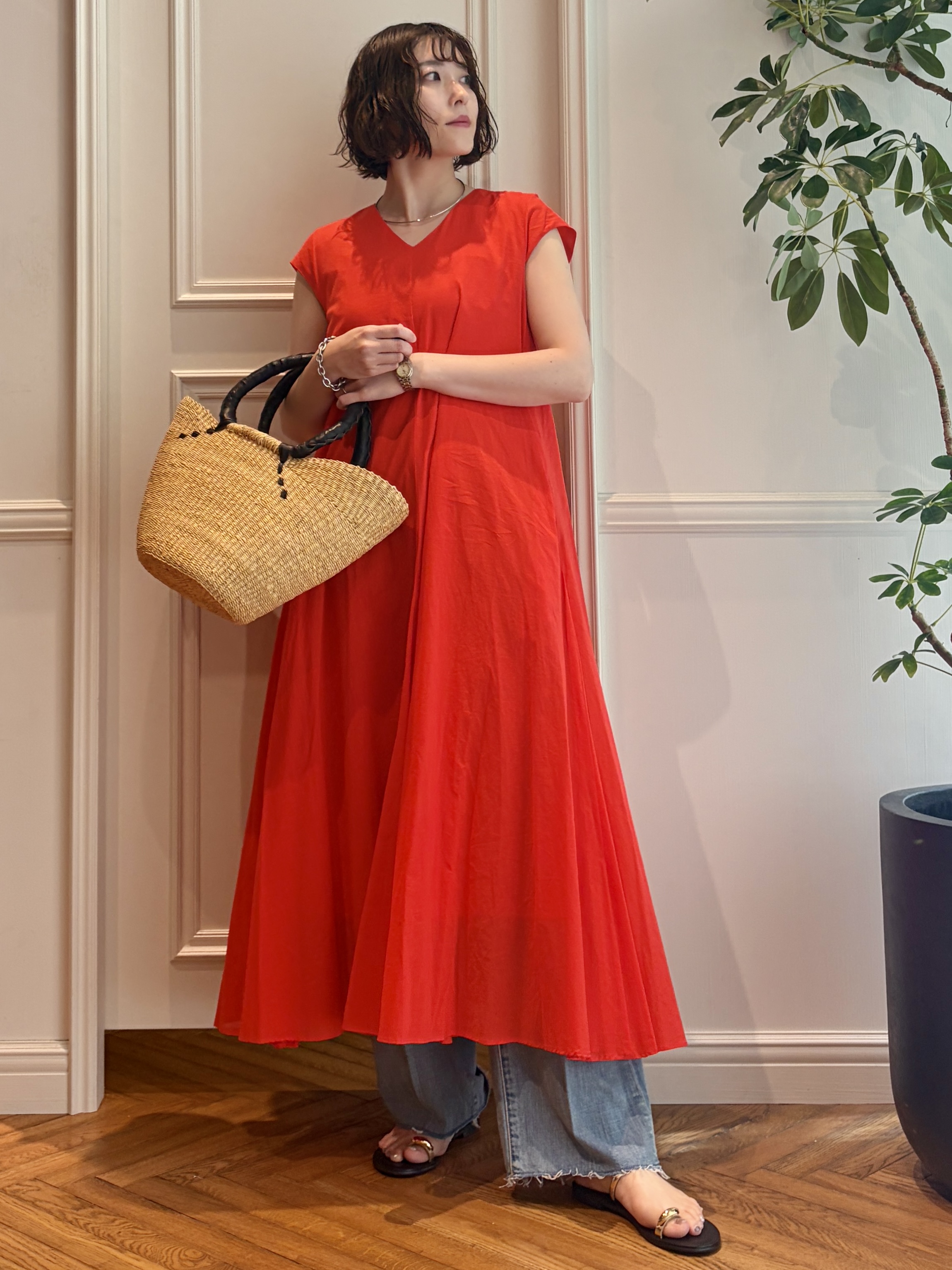 nakaoさんの「DRESSTERIOR｜NICOLAS LAINAS（ニコラスライナス）ソフトソールトングサンダル」を使ったコーディネート
