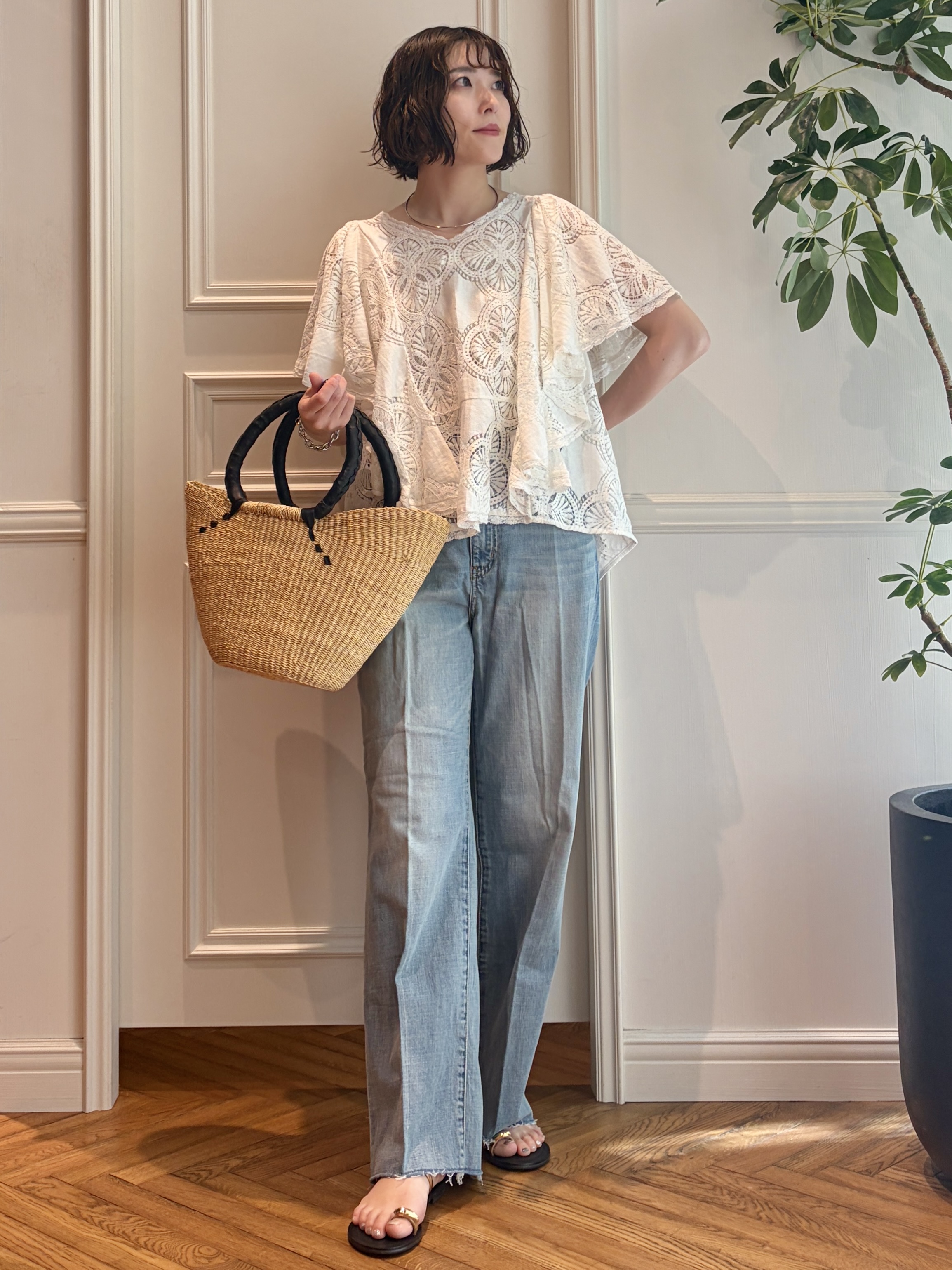 nakaoさんの「DRESSTERIOR｜NICOLAS LAINAS（ニコラスライナス）ソフトソールトングサンダル」を使ったコーディネート