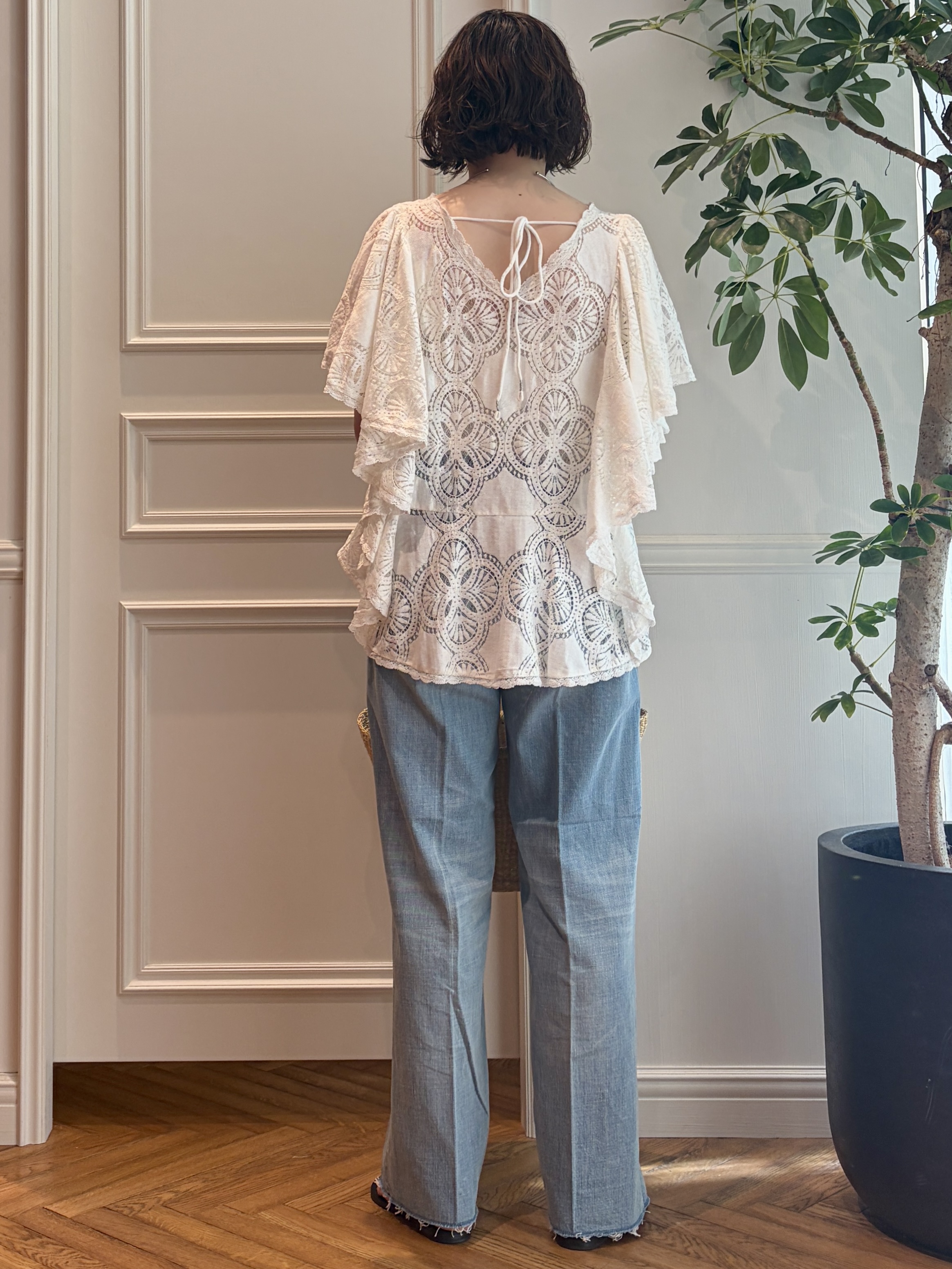nakaoさんの「DRESSTERIOR｜NICOLAS LAINAS（ニコラスライナス）ソフトソールトングサンダル」を使ったコーディネート