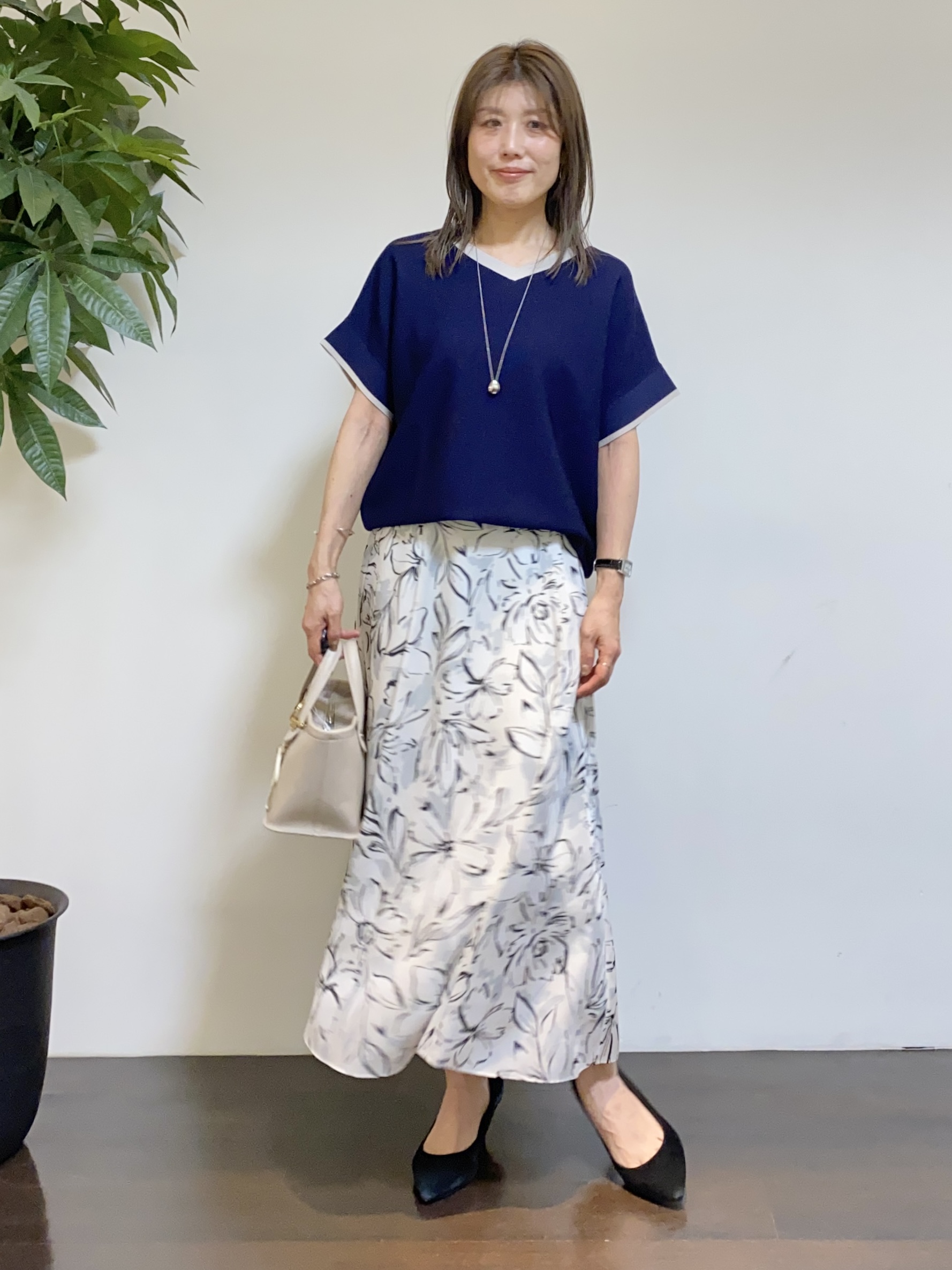 tomoさんの「UNTITLED｜【11色展開/体型カバー】前後2WAYフレンチスリーブニット」を使ったコーディネート