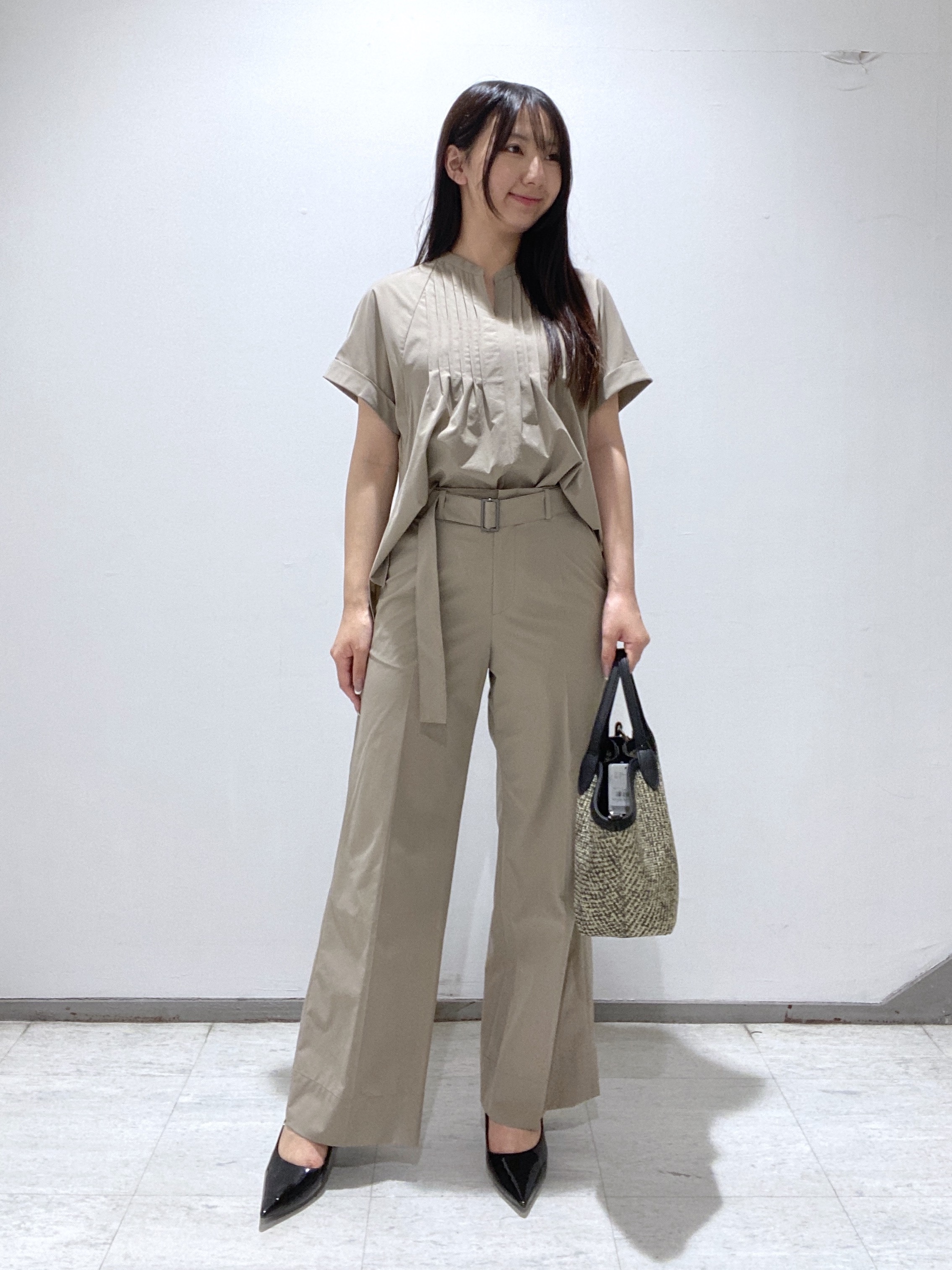 meiさんの「INDIVI｜【撥水／UVケア／SETUP可能】軽量タックスキッパーブラウス」を使ったコーディネート