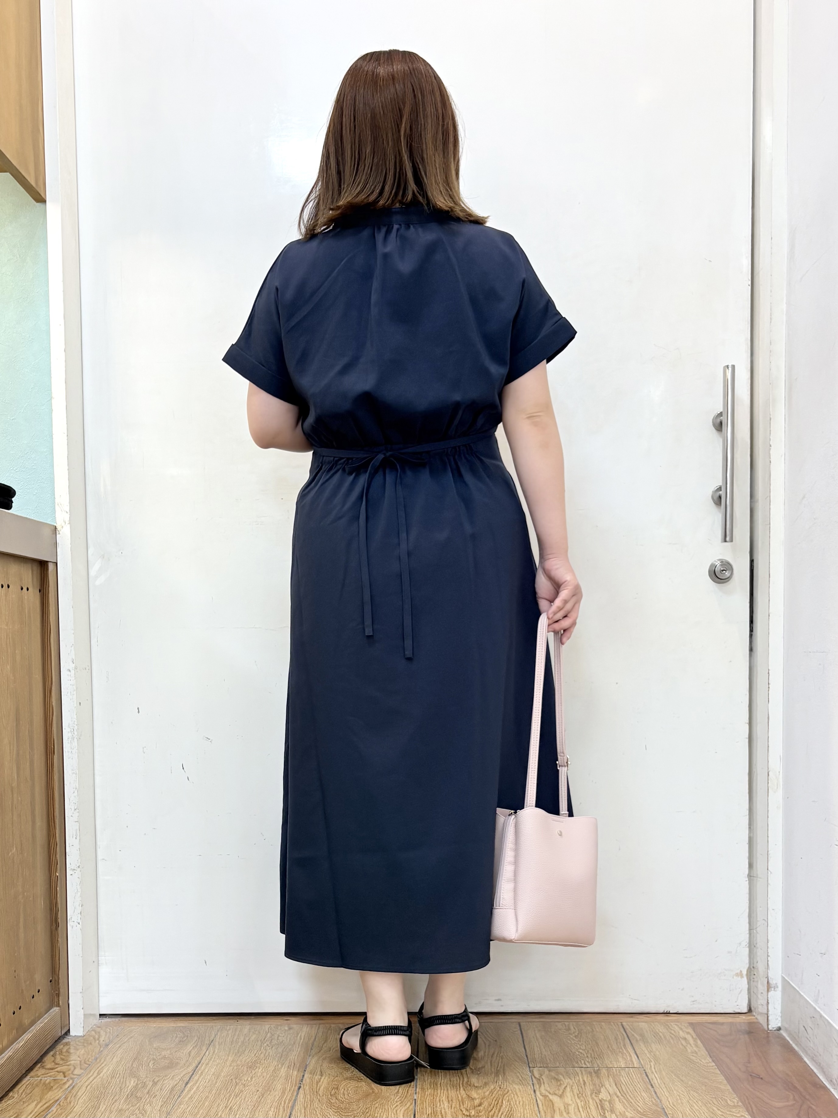 だいわさんの「SHOO･LA･RUE｜【洗濯機可／洗濯後しわになりにくい】ウエストタックフレンチワンピース」を使ったコーディネート