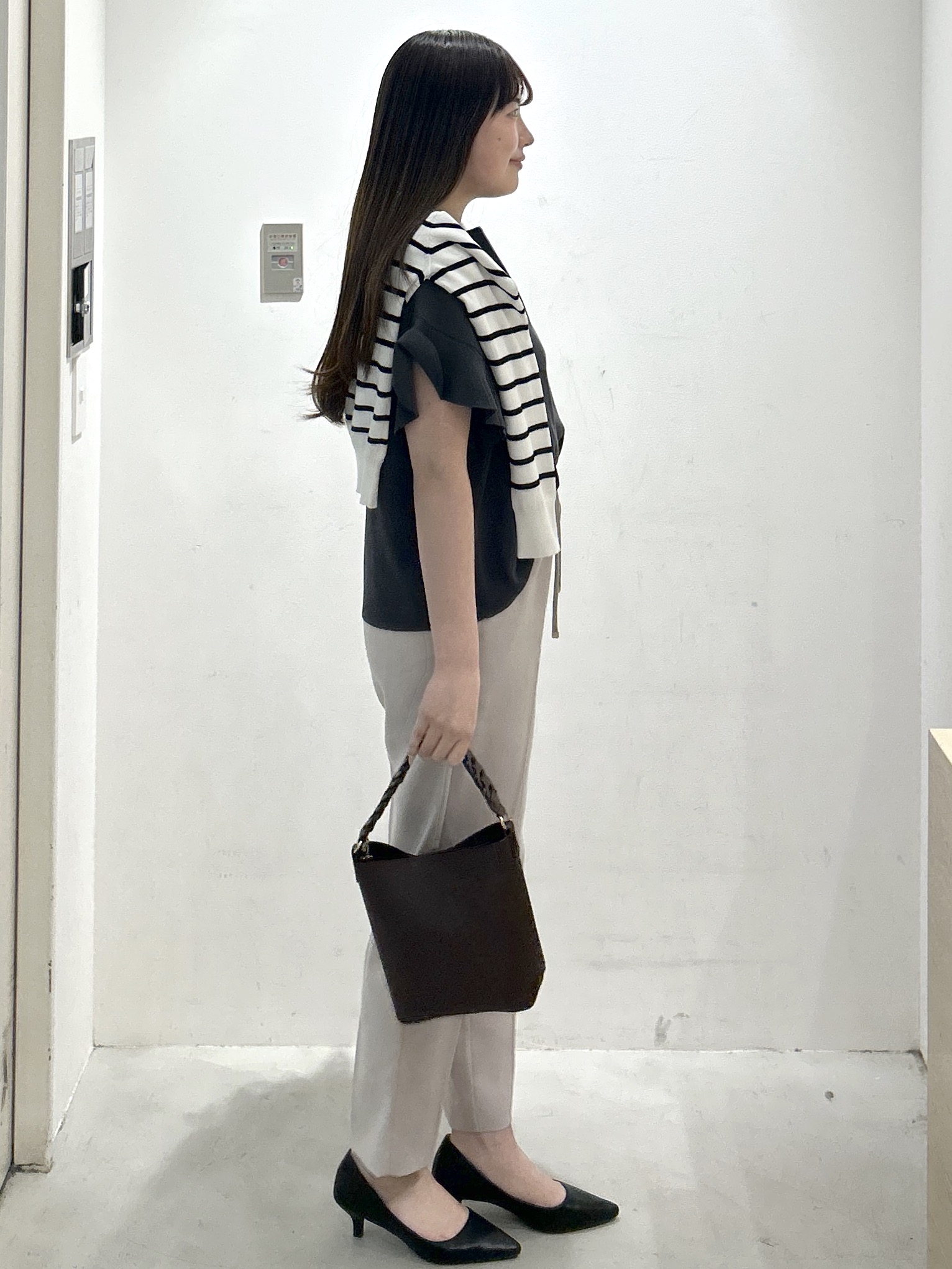 sayaさんの「OPAQUE.CLIP｜【UV】ポケットクルーニットカーディガン《洗濯機OK》」を使ったコーディネート